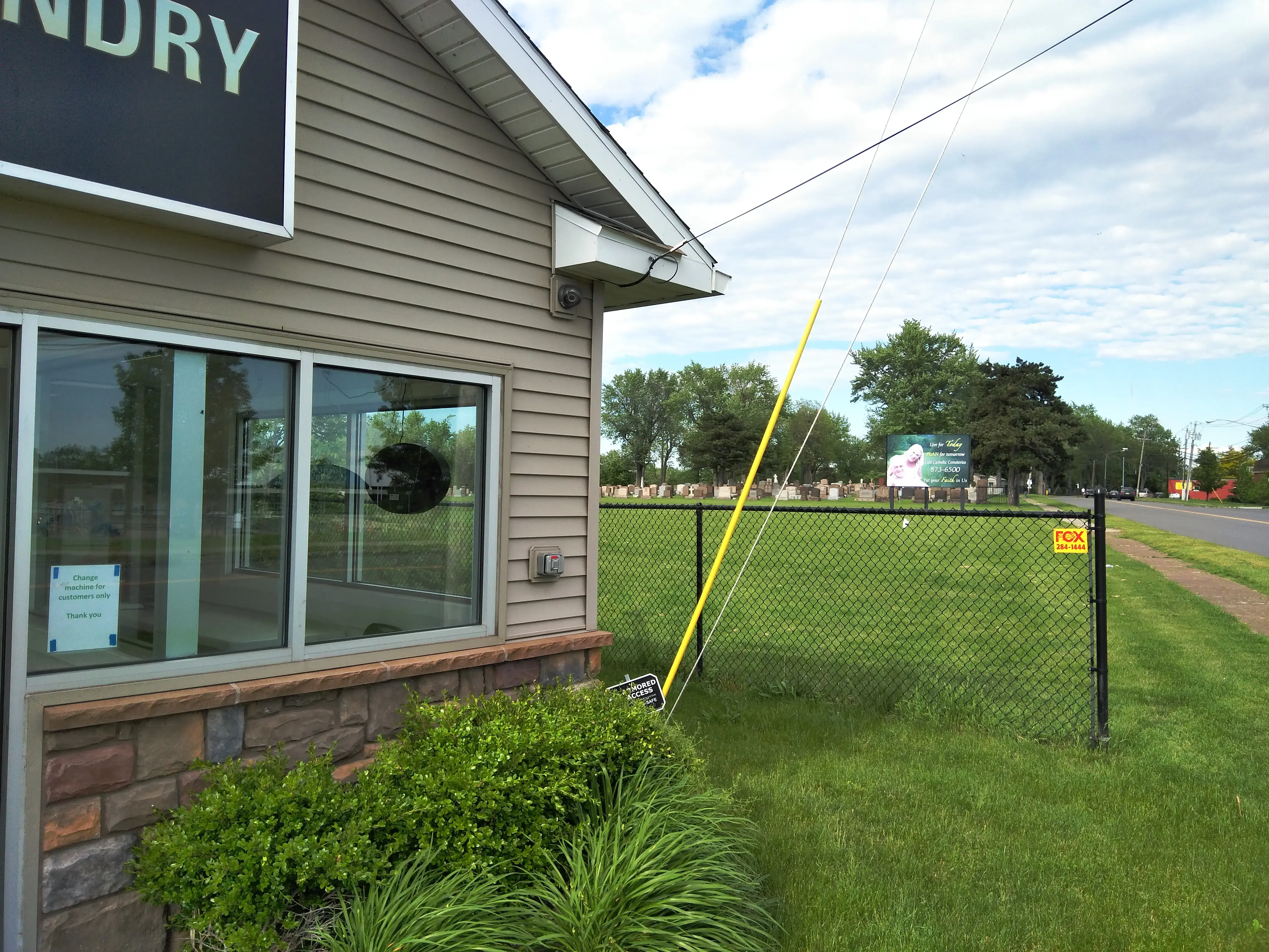 LA. Laundry thumbnail 16