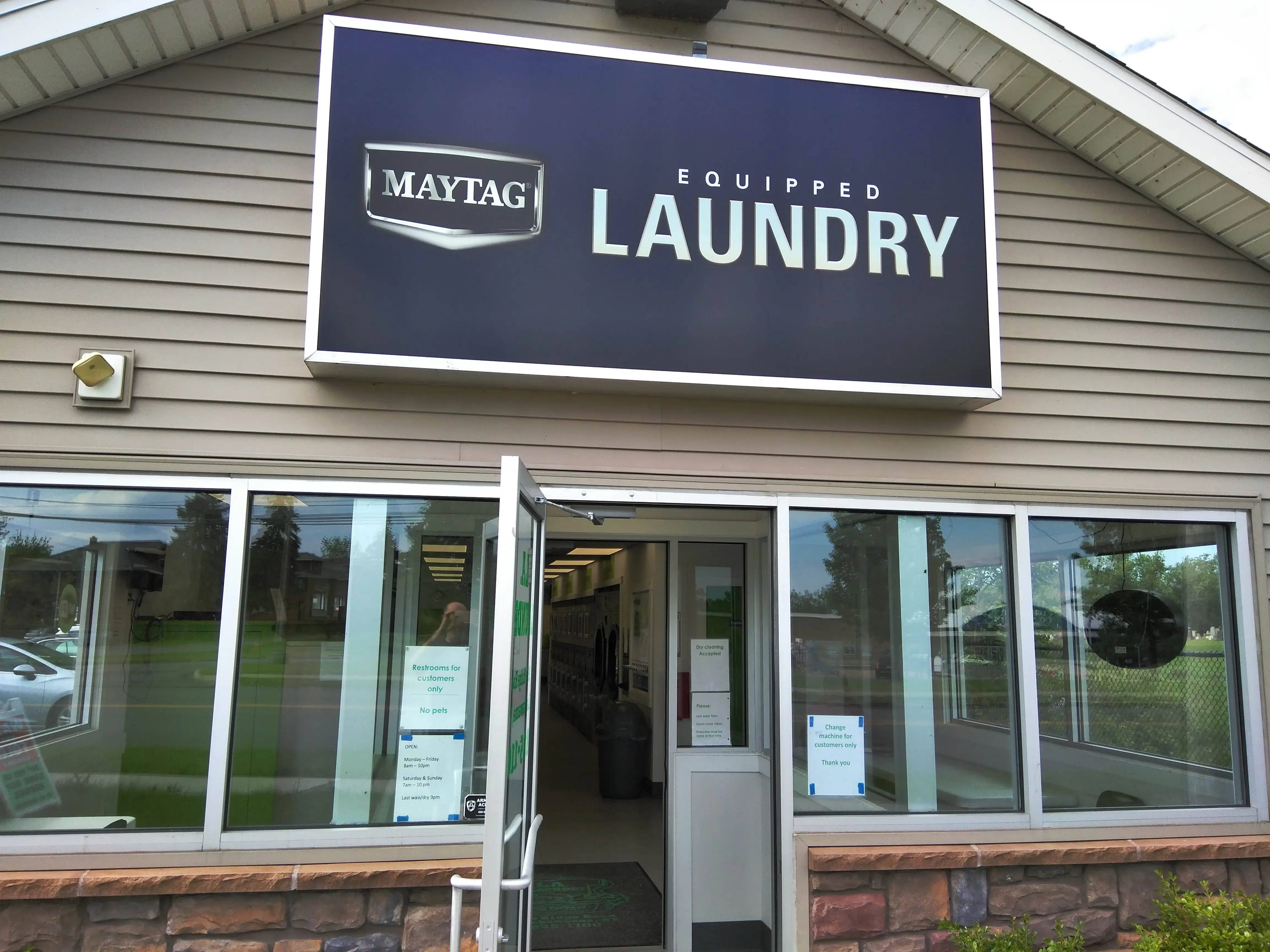 LA. Laundry - Image 2