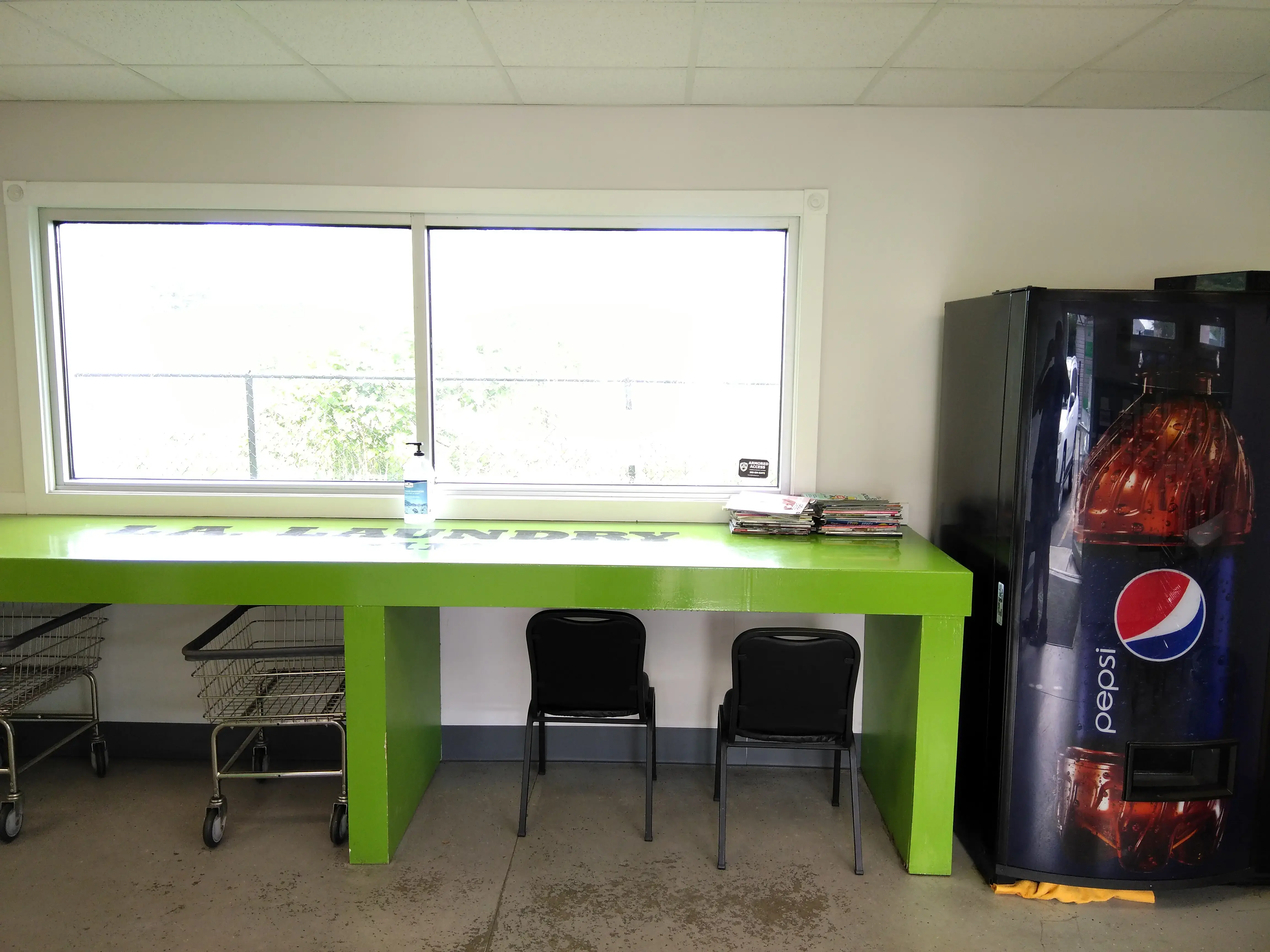 LA. Laundry - Image 7