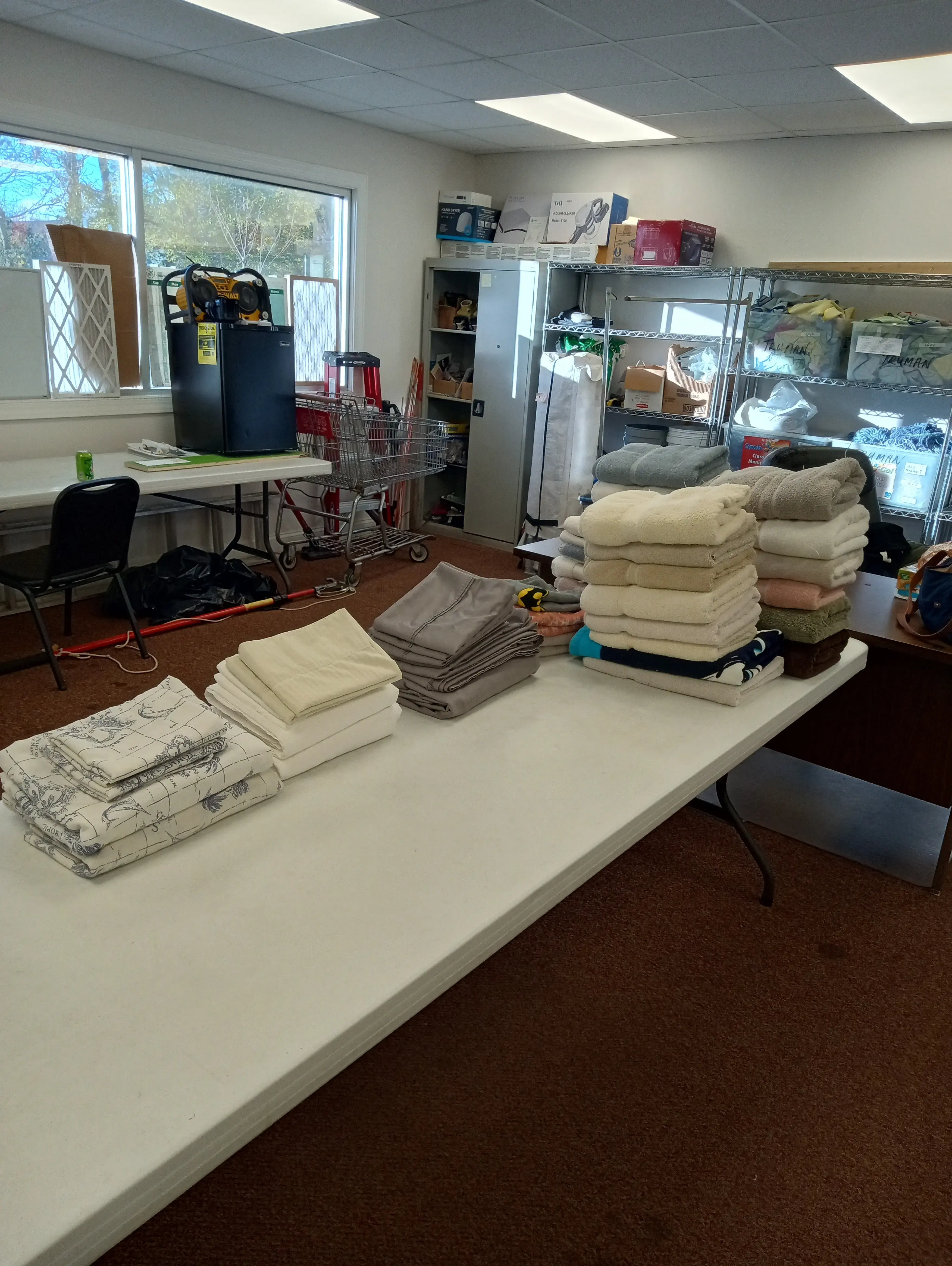 LA. Laundry - Image 5