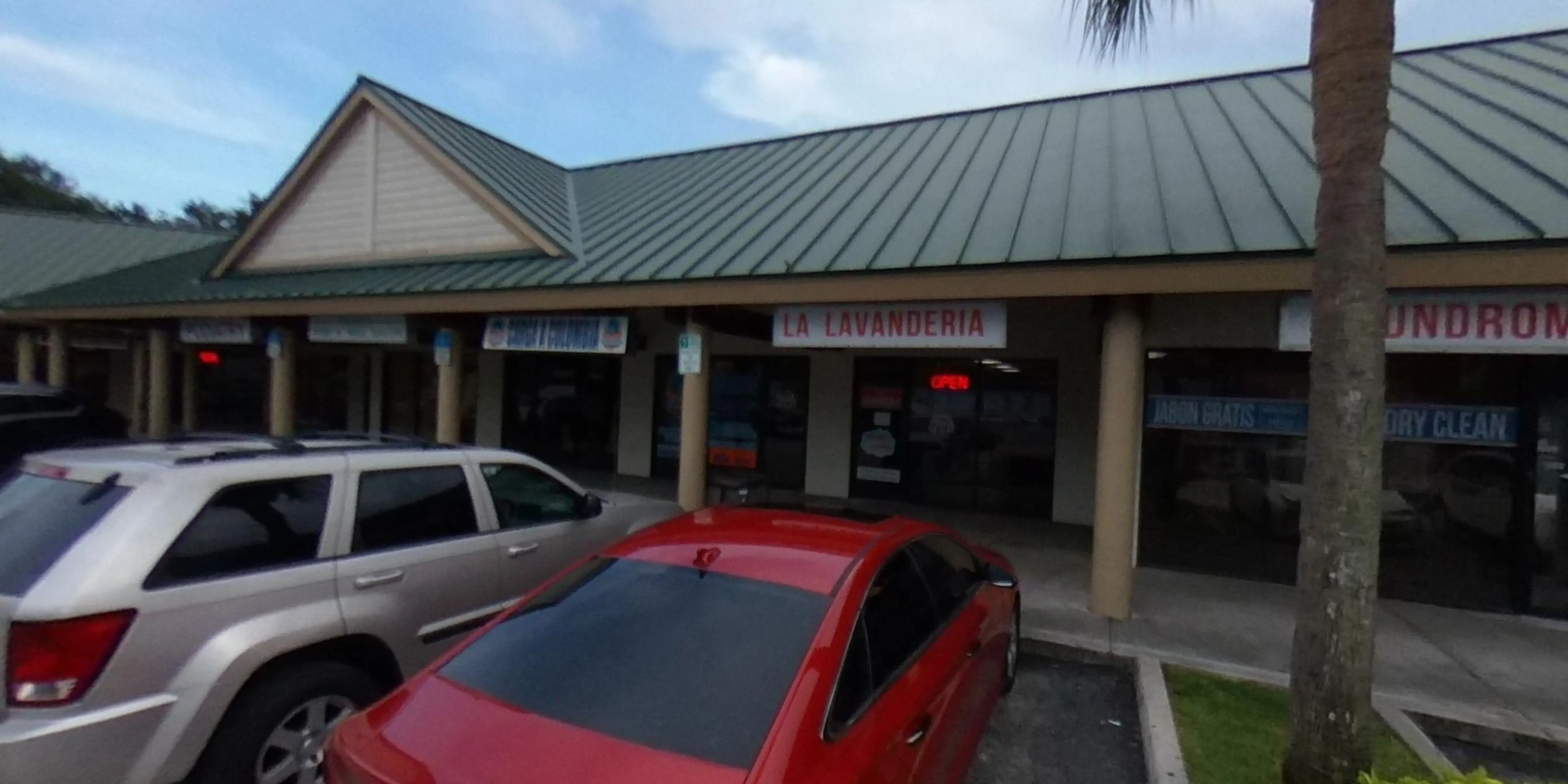 La Lavanderia WPB - Image 7