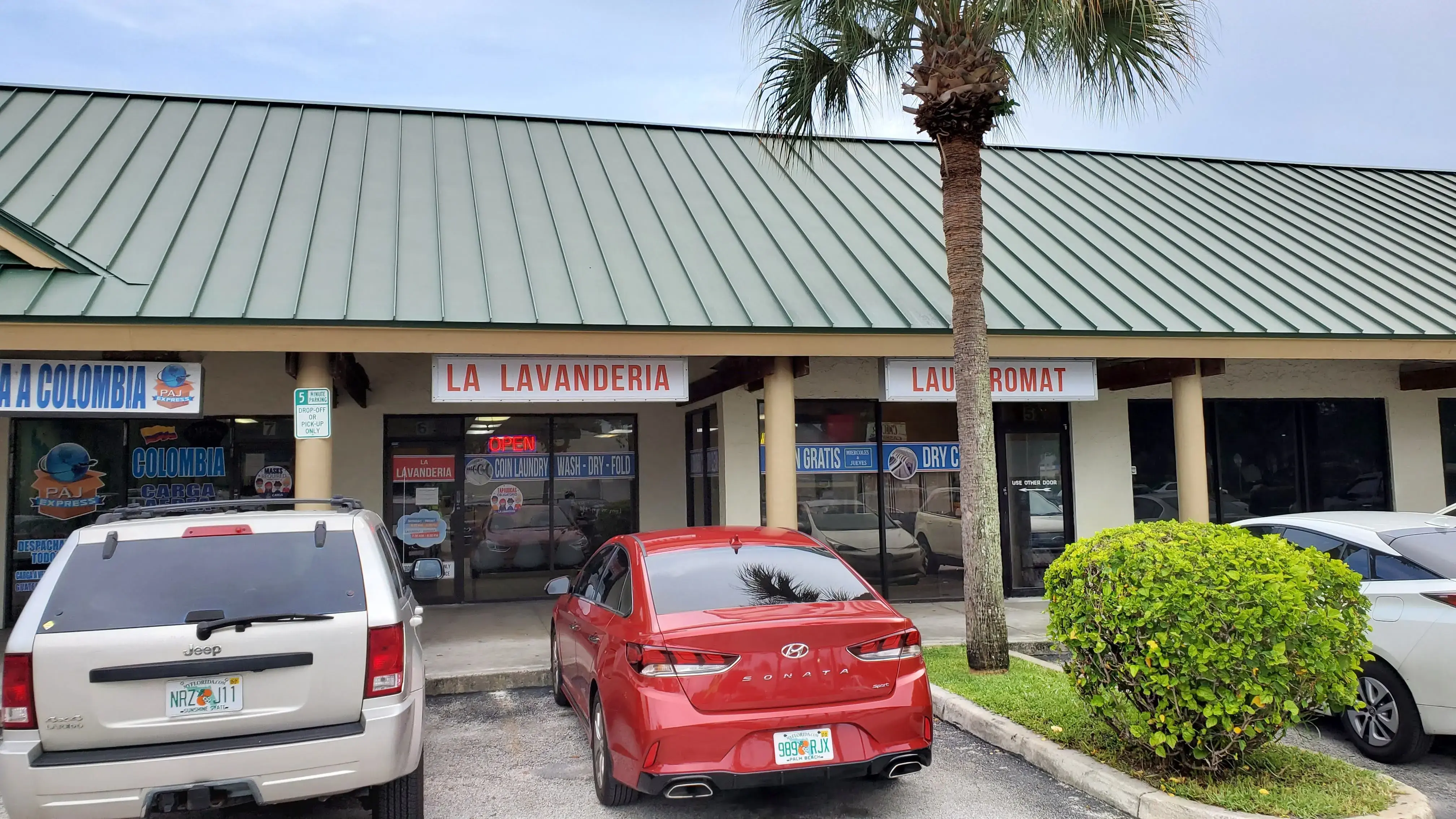 La Lavanderia WPB thumbnail 4