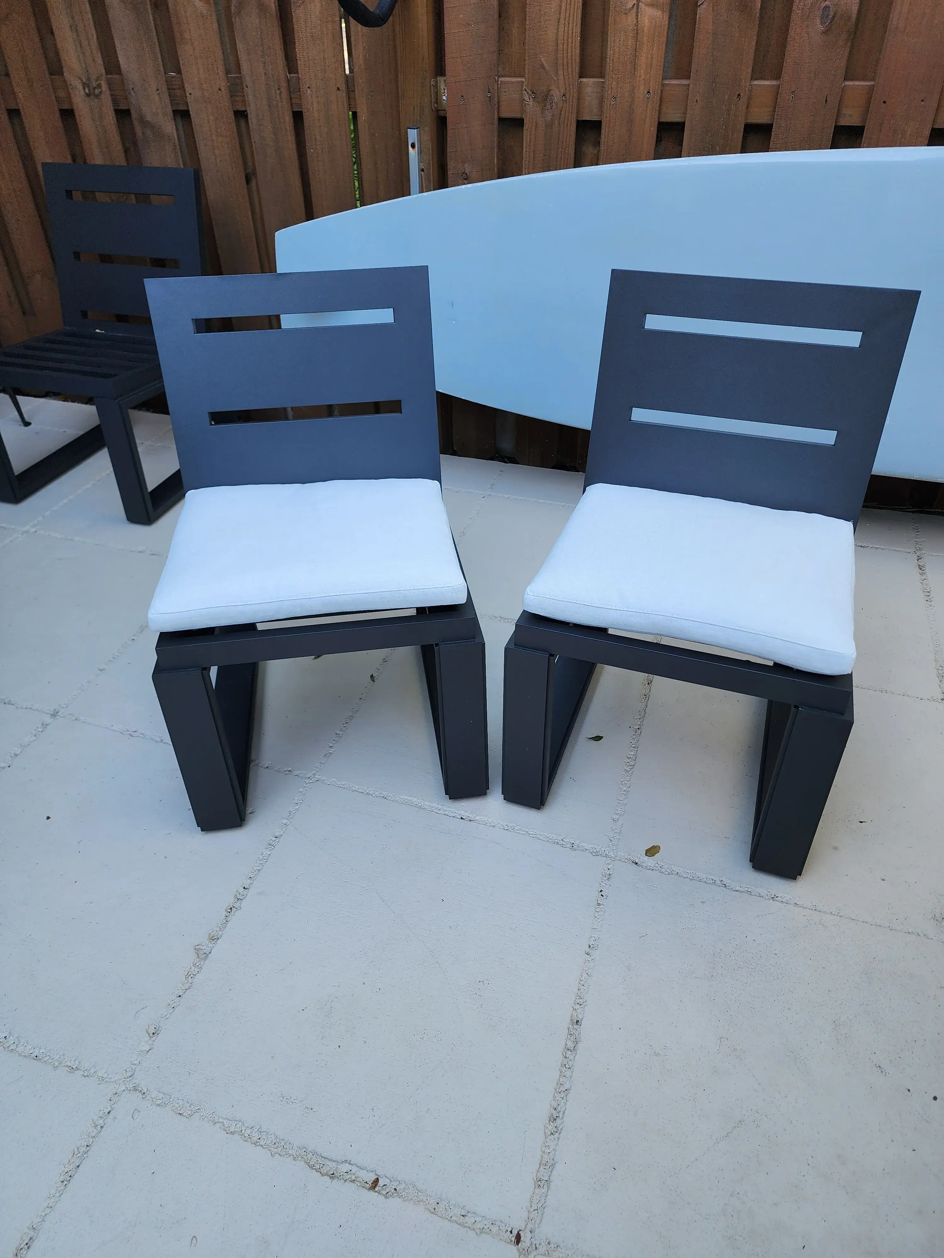 La Mer Dry Cleaners - Image 6