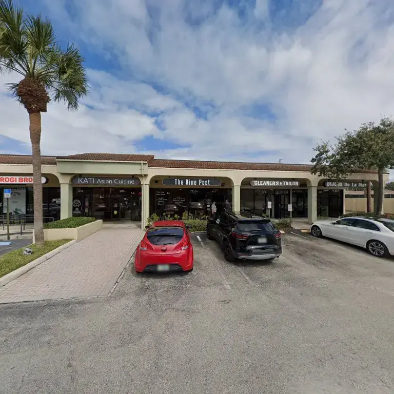 La Mer Dry Cleaners - Image 17