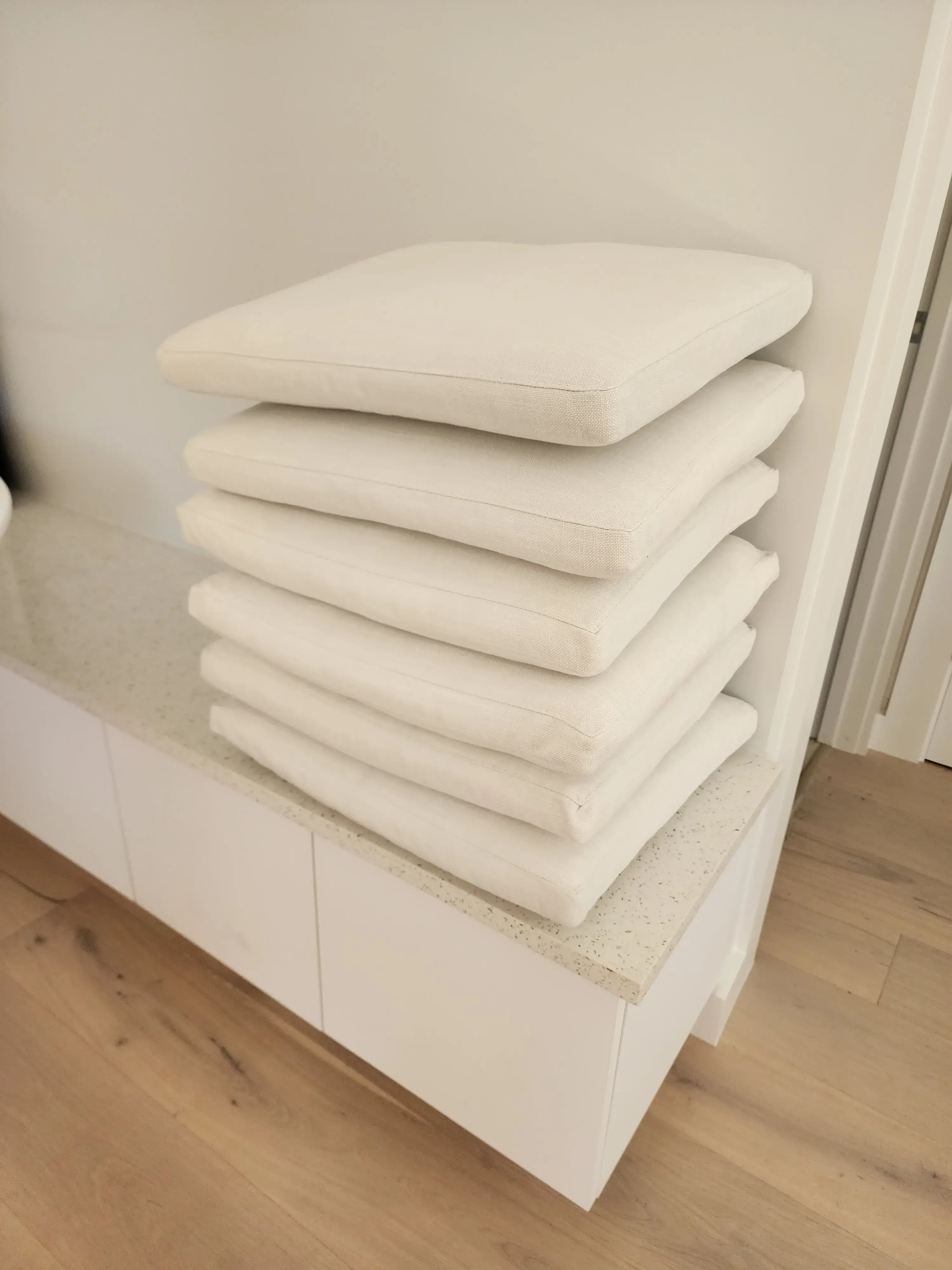 La Mer Dry Cleaners - Image 8