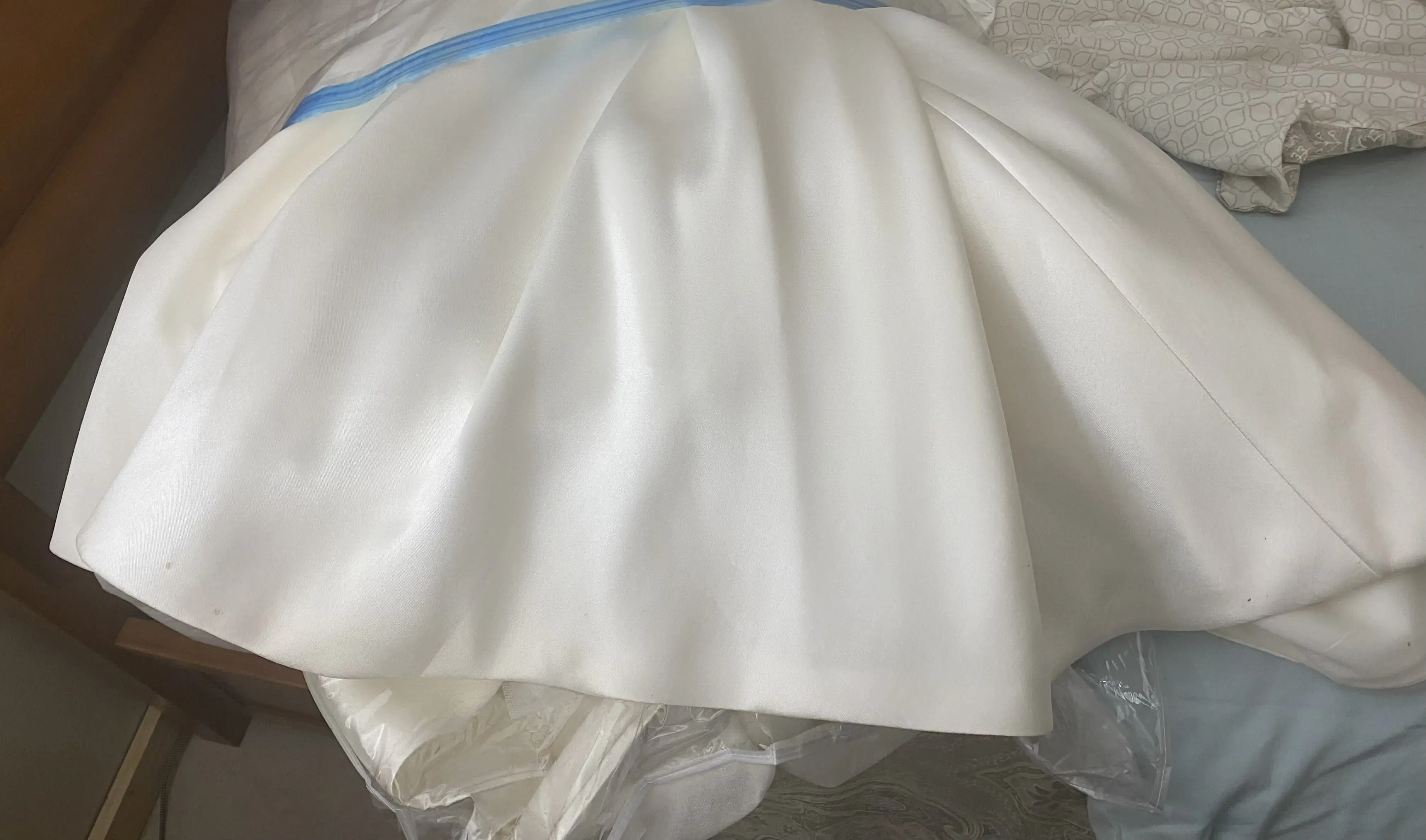 La Mer Dry Cleaners - Image 9