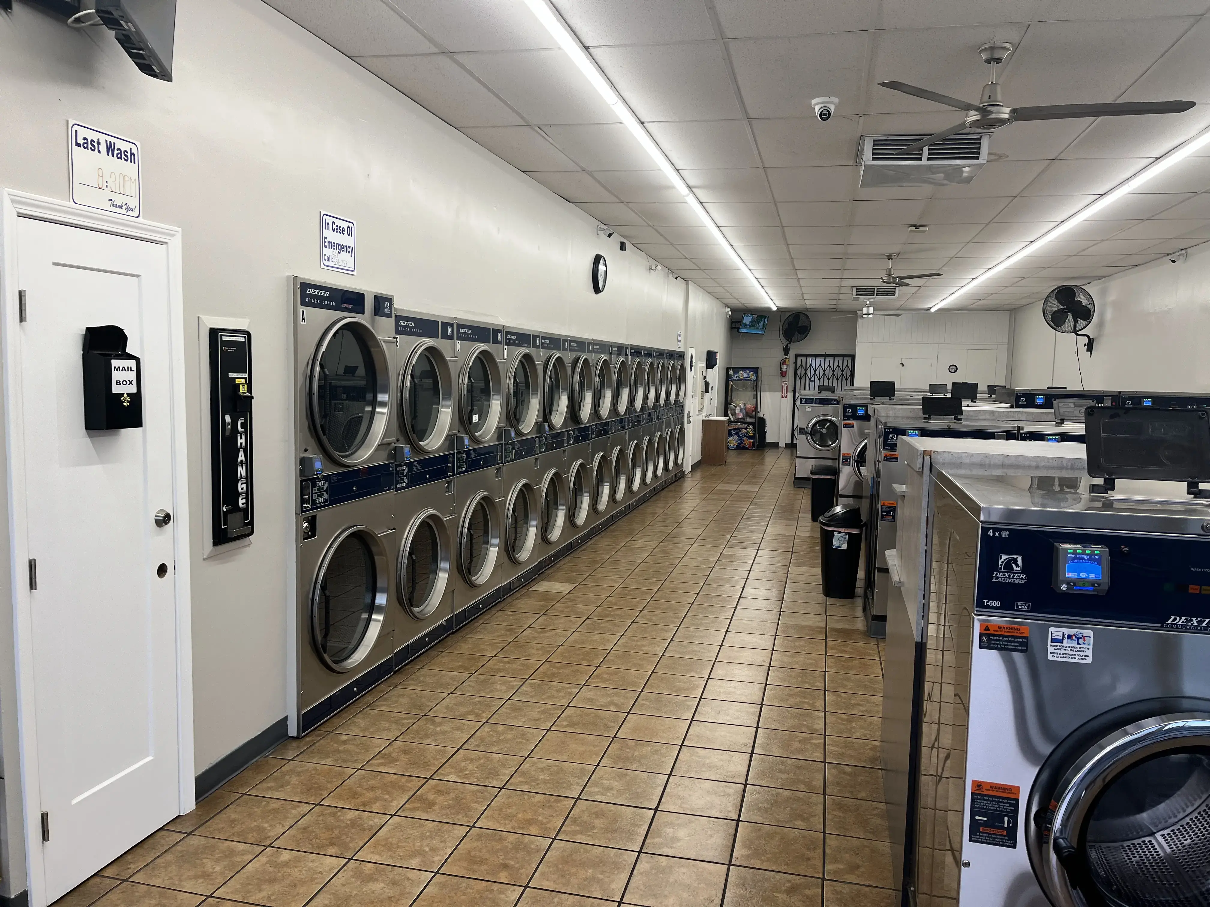 La Mirada Laundromat - Image 2