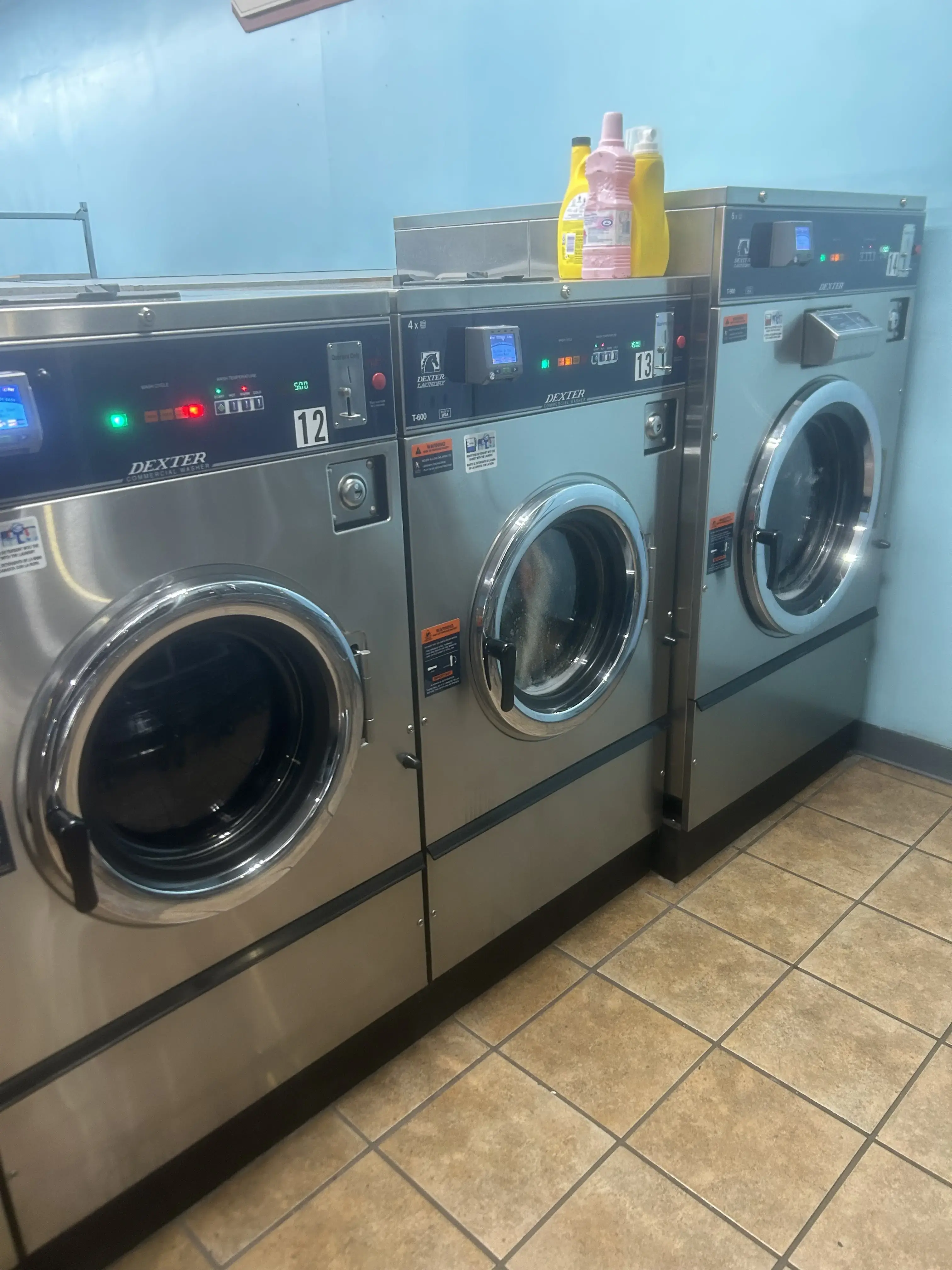 La Mirada Laundromat thumbnail 4