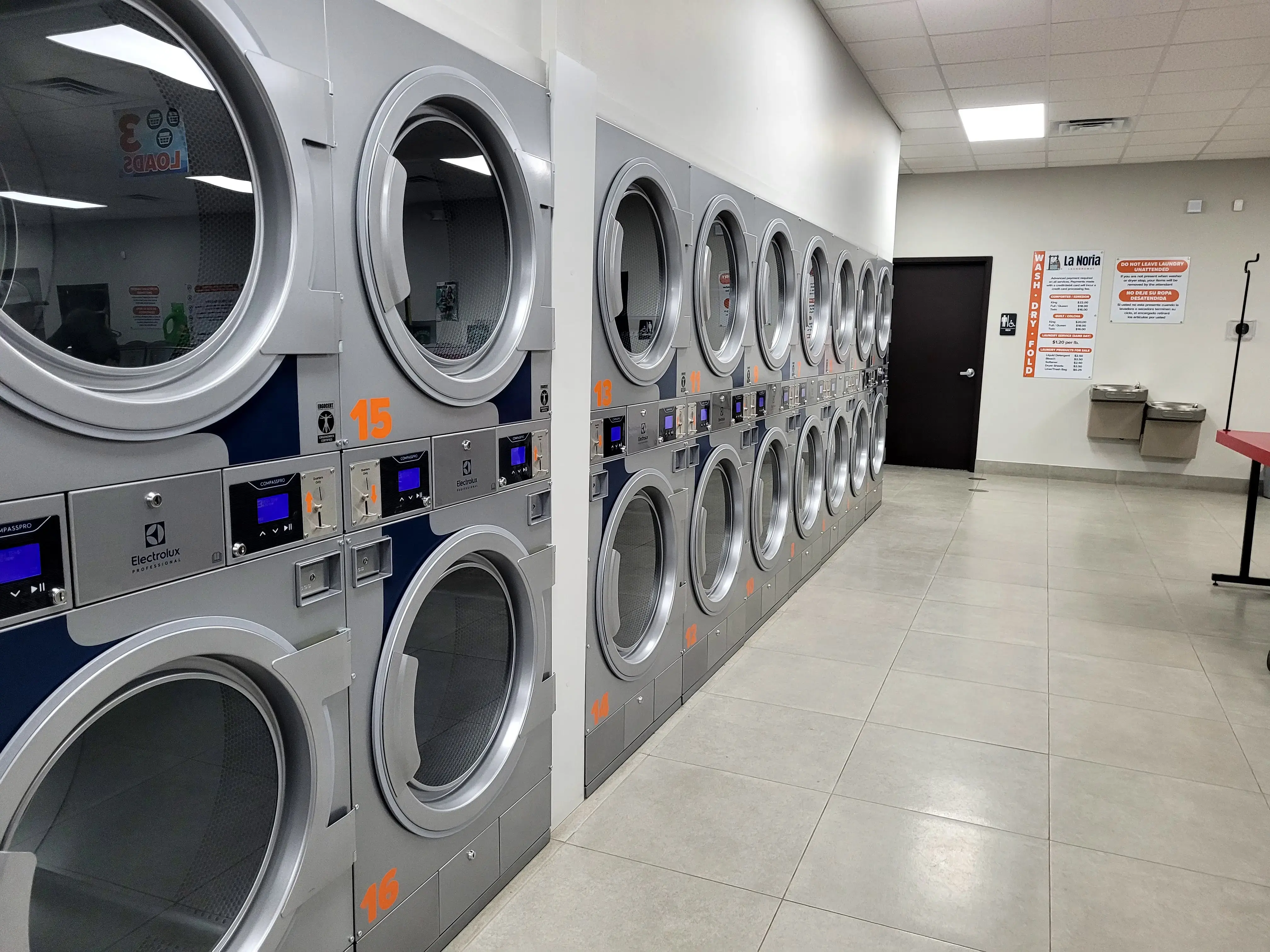 La Noria Laundromat thumbnail 3