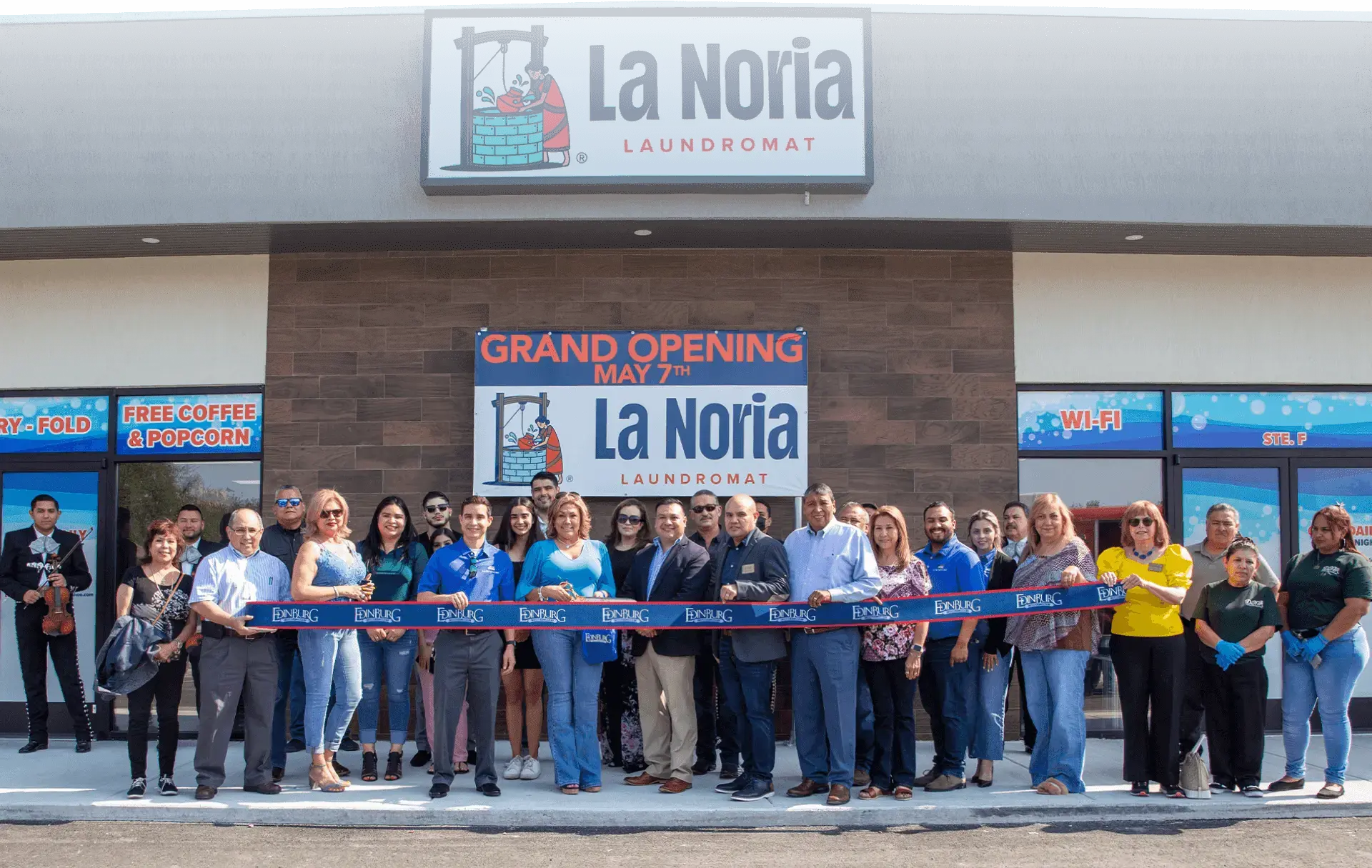 La Noria Laundromat - Image 1