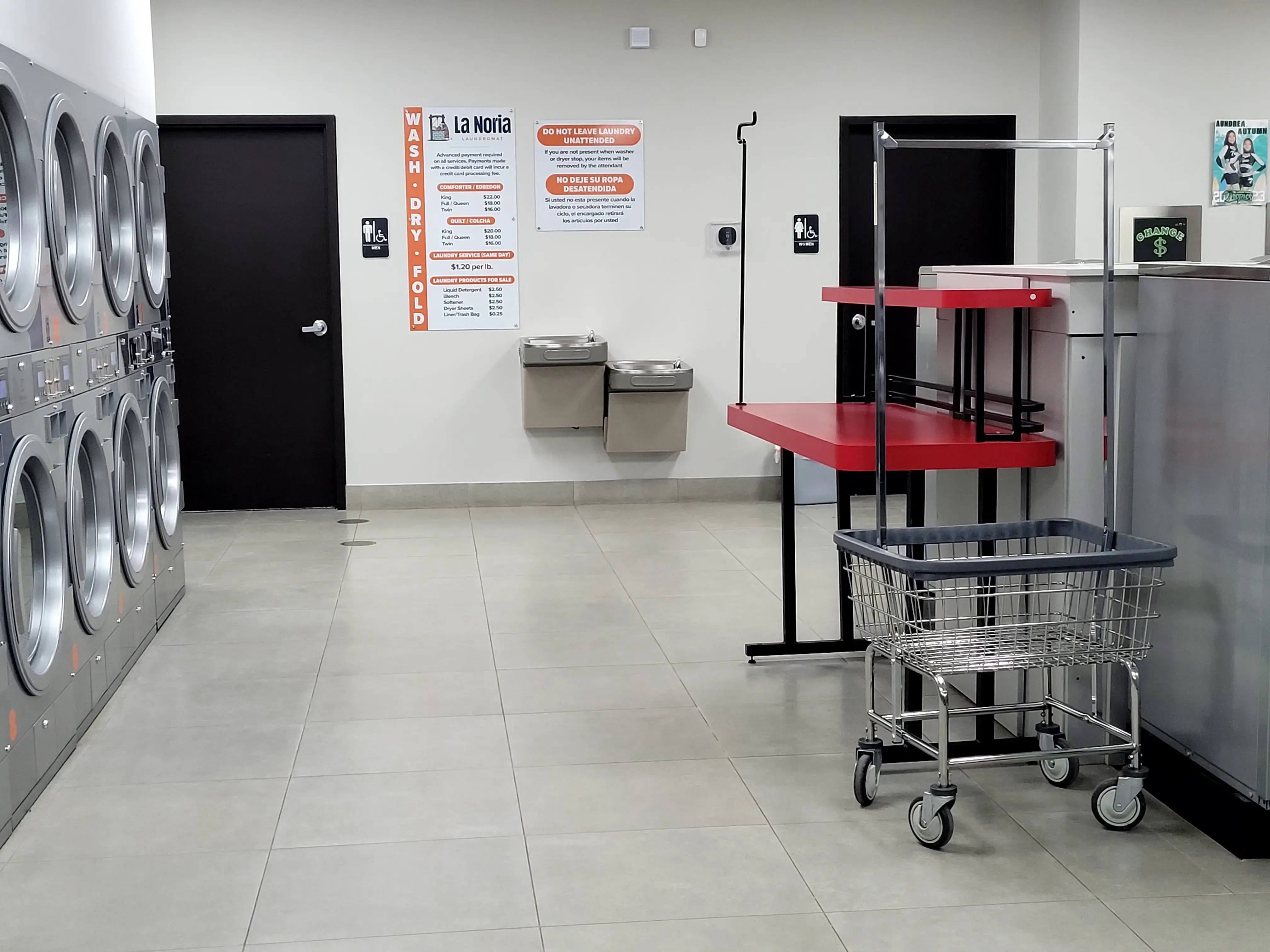 La Noria Laundromat - Image 19