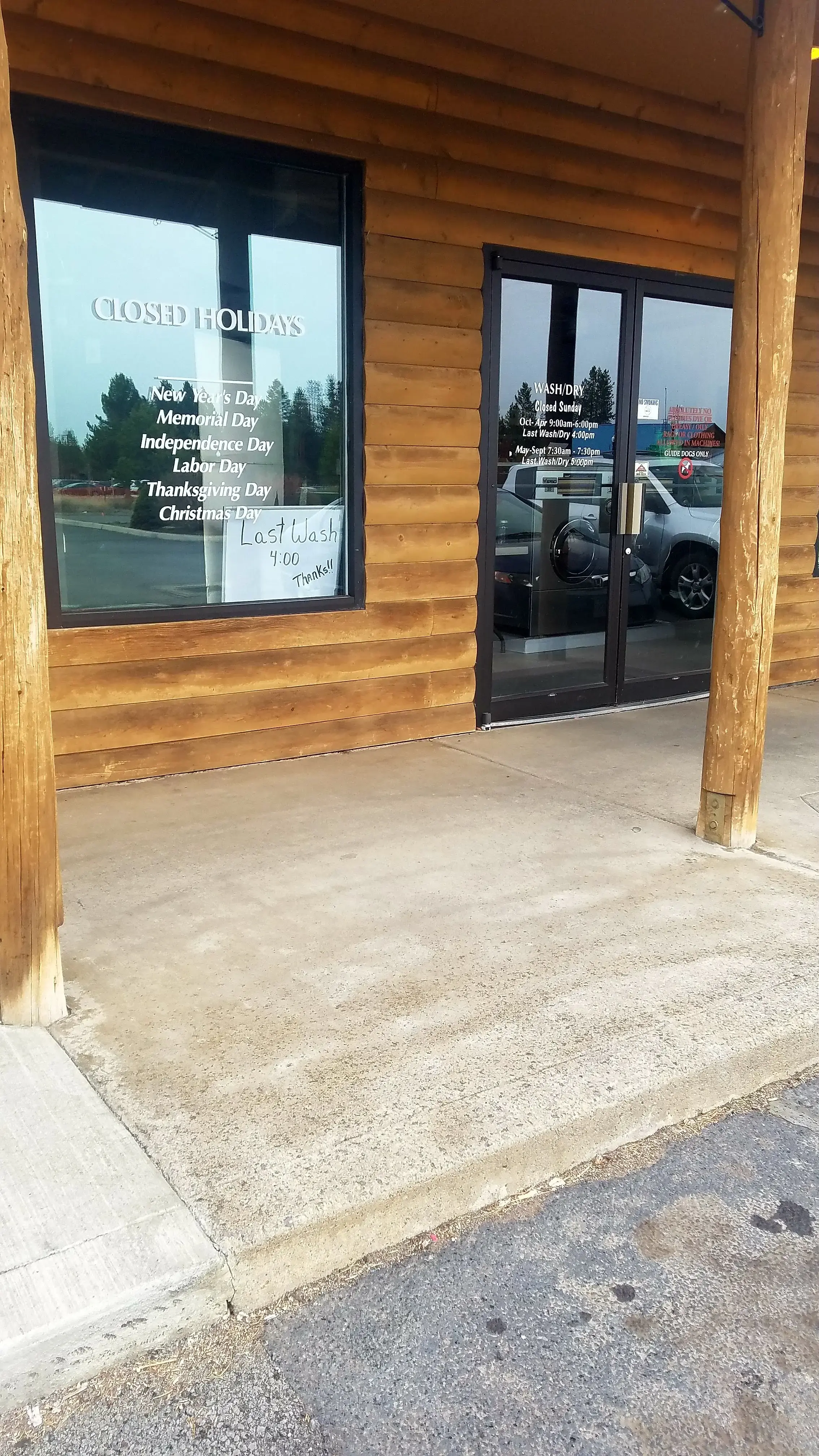 La Pine Laundromat - Image 8