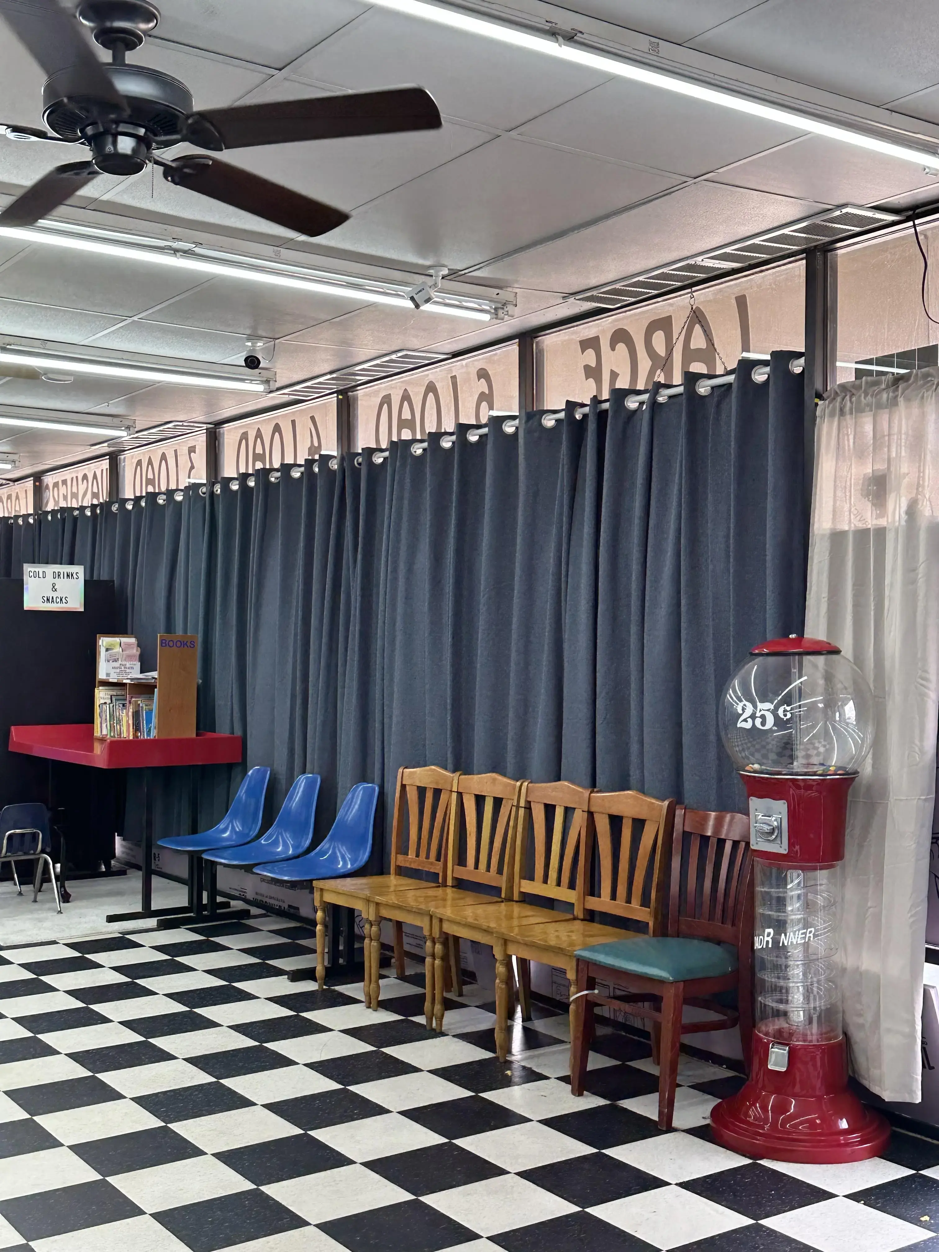 La Porte Washateria - Image 6