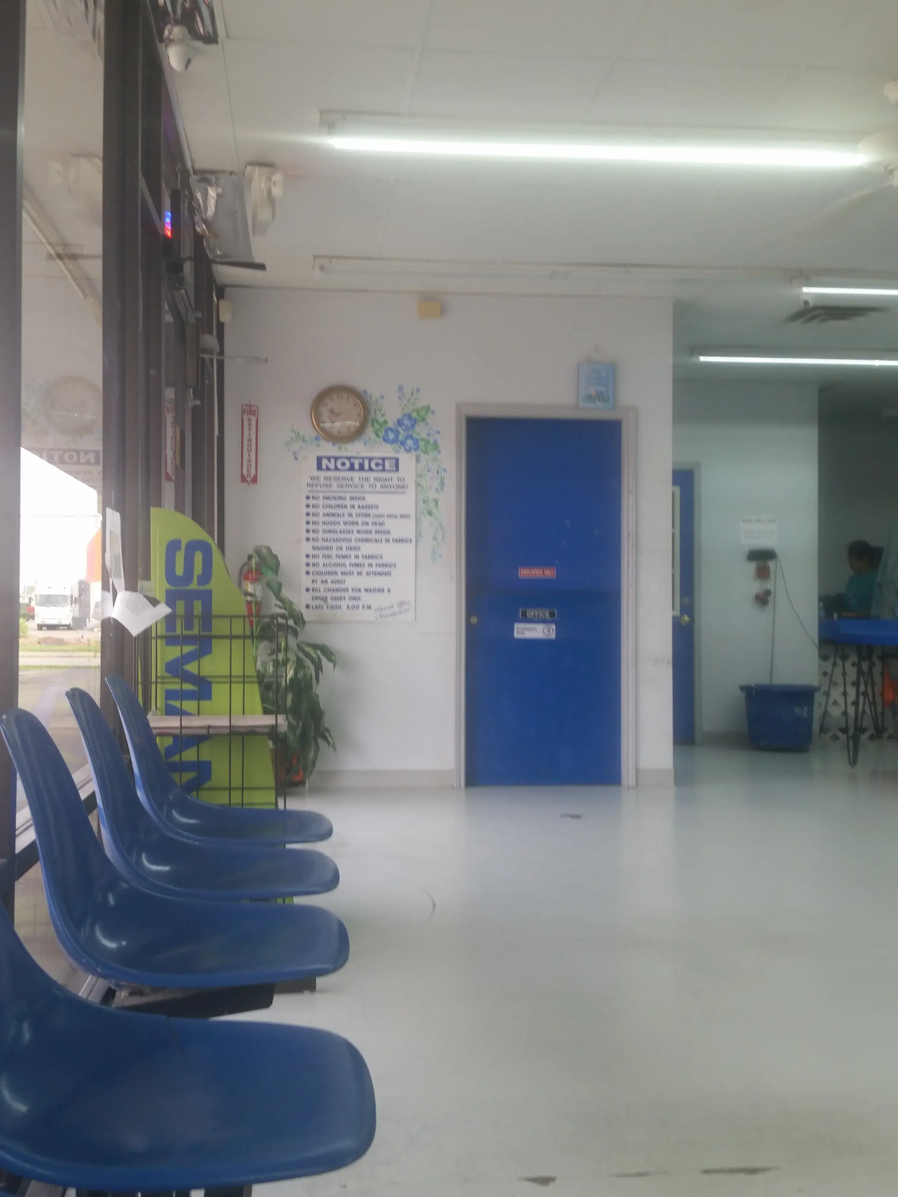 La Porte Washateria - Image 9