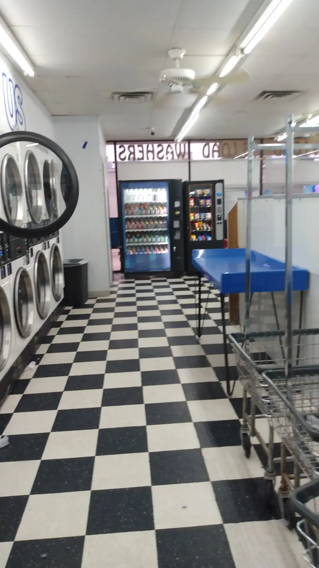 La Porte Washateria - Image 12