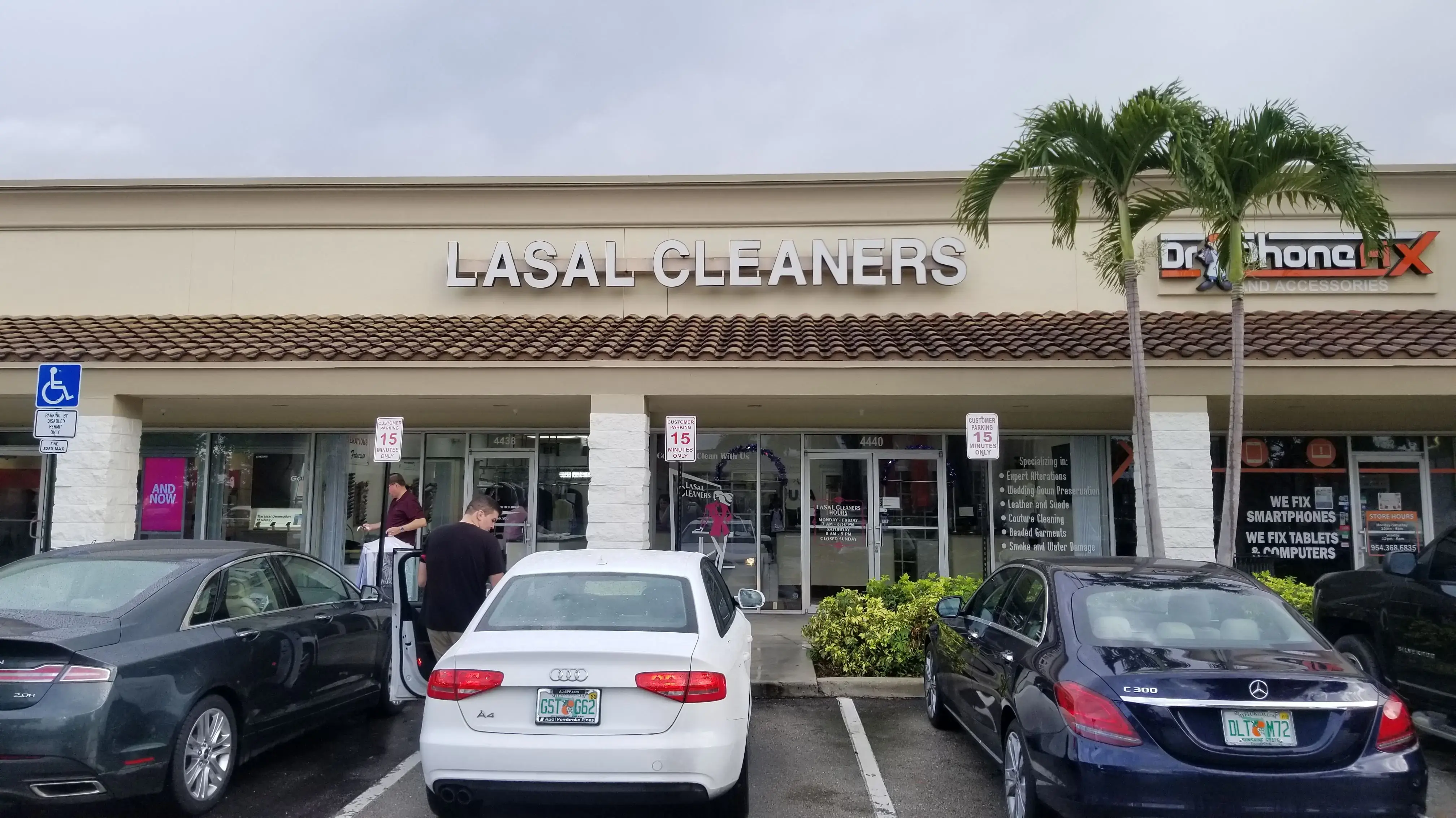 La Sal Cleaners thumbnail 9