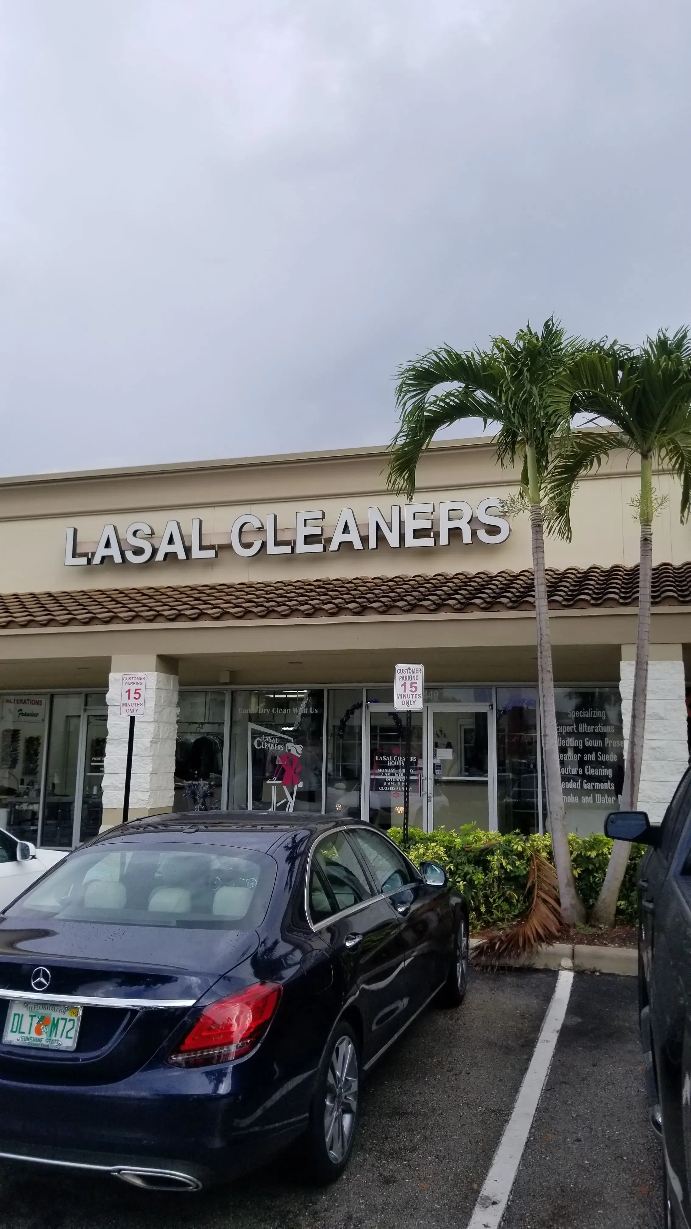 La Sal Cleaners thumbnail 10