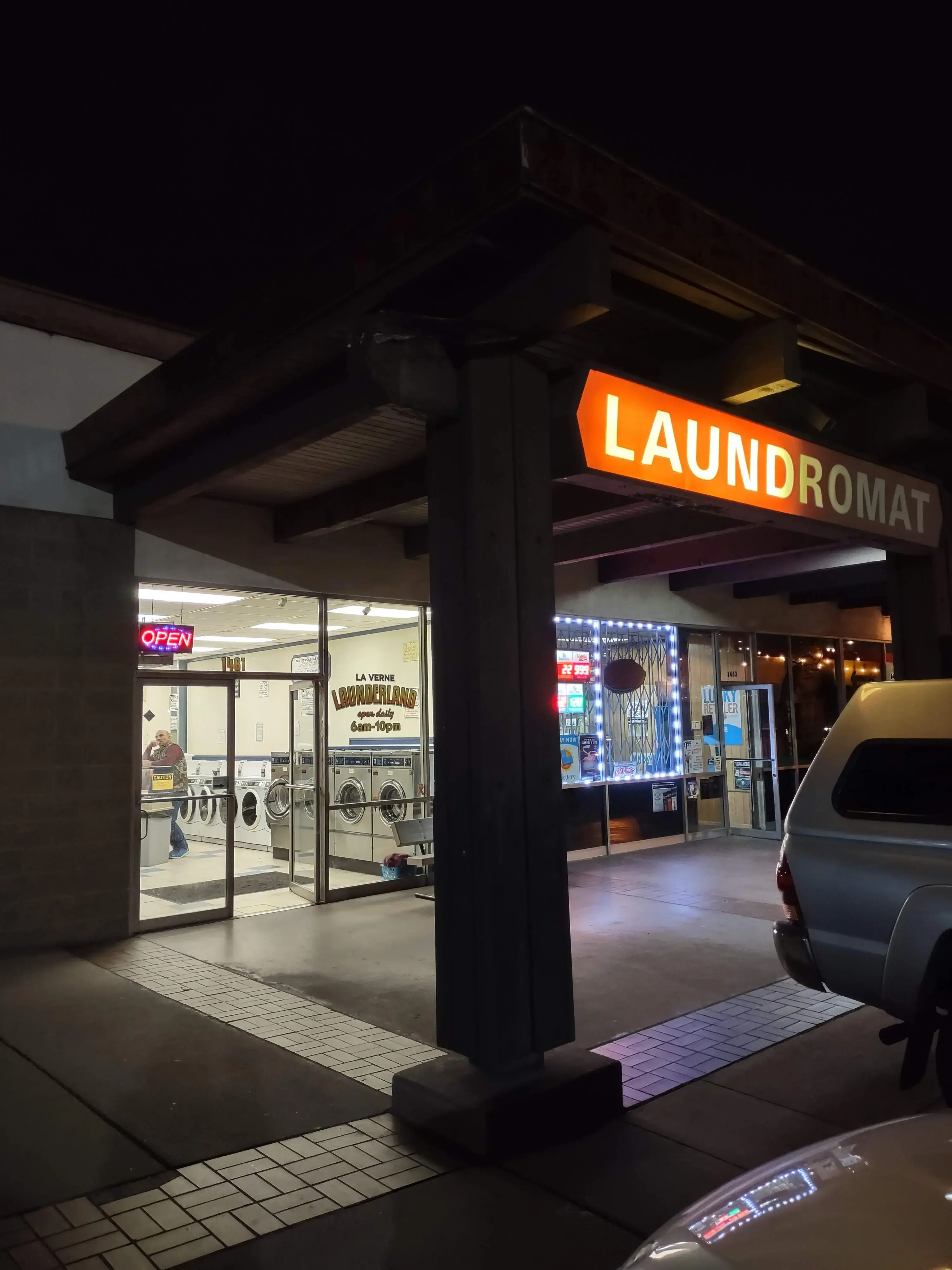 La Verne Laundraland - Image 5