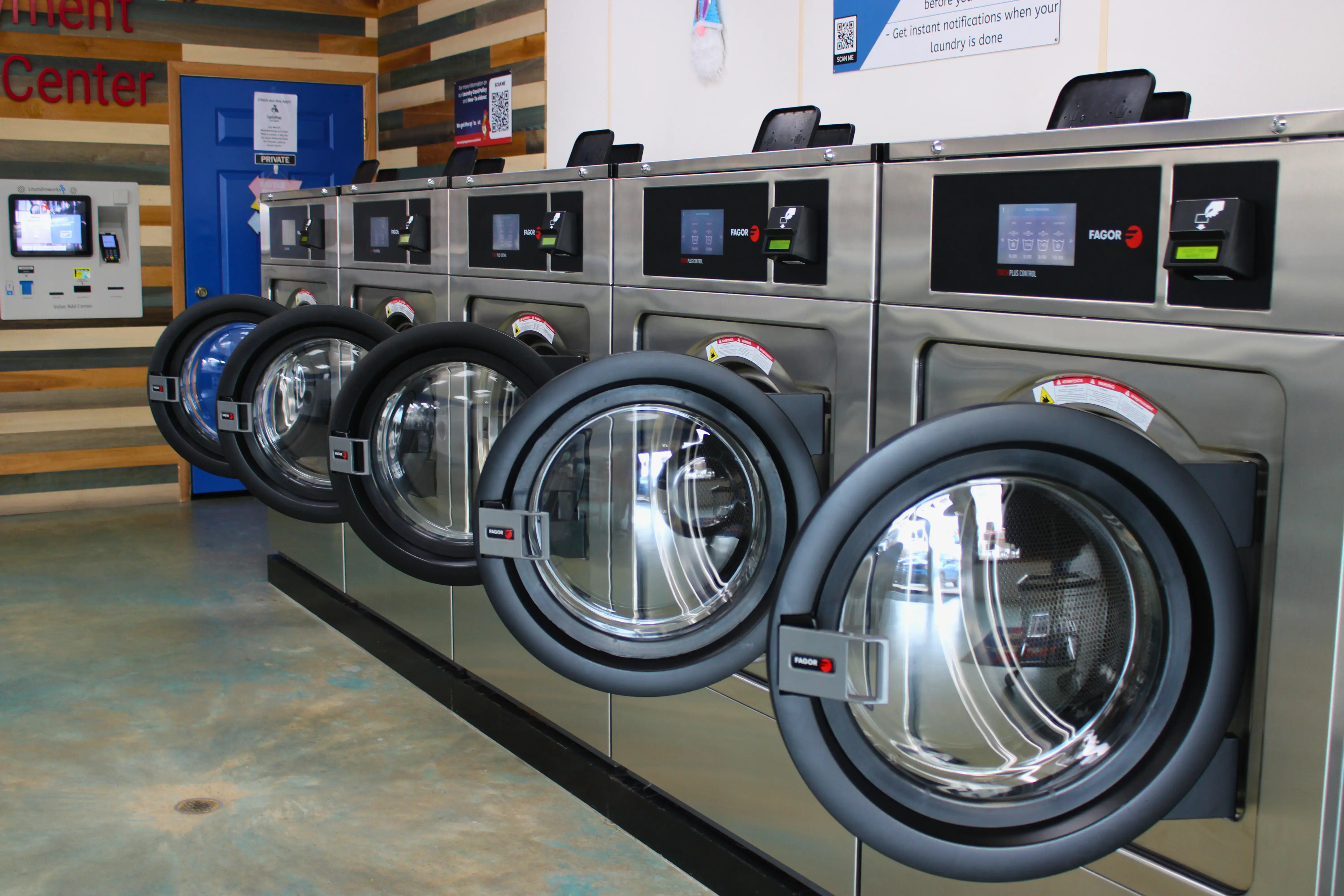 Ladybug Laundry and Carwash thumbnail 17