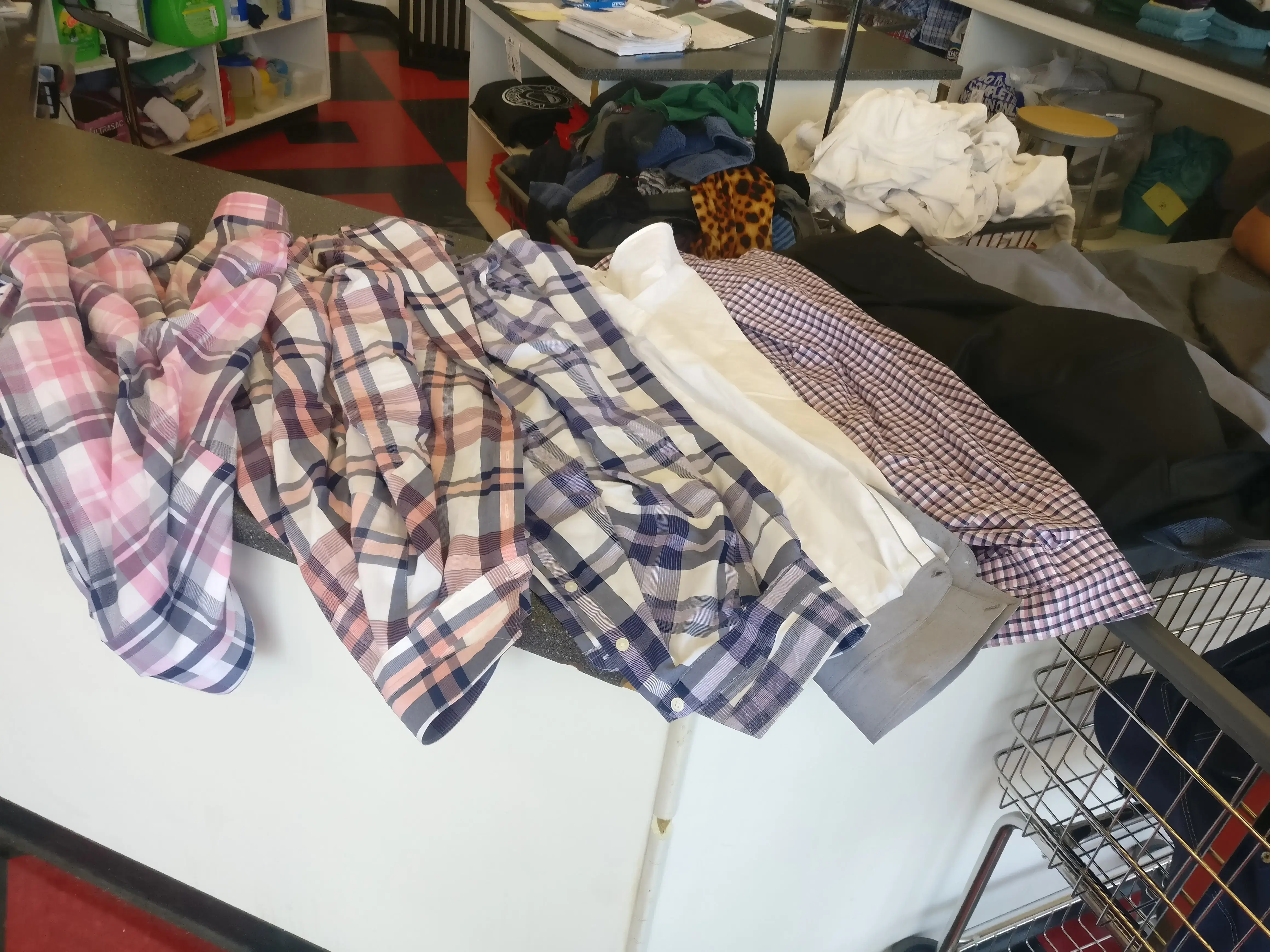 Lafayette Laundromat thumbnail 15