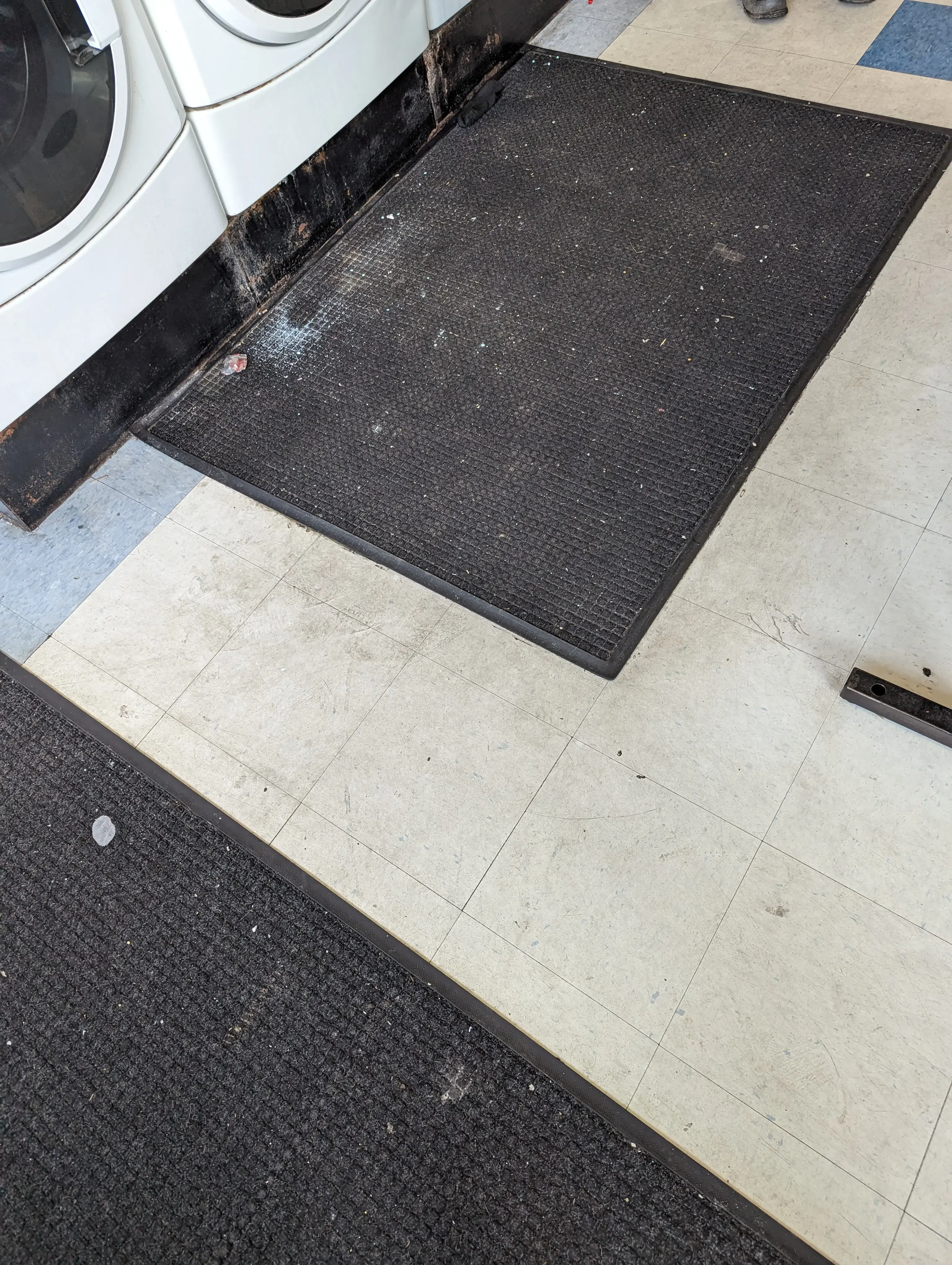 Lafayette Laundry thumbnail 4