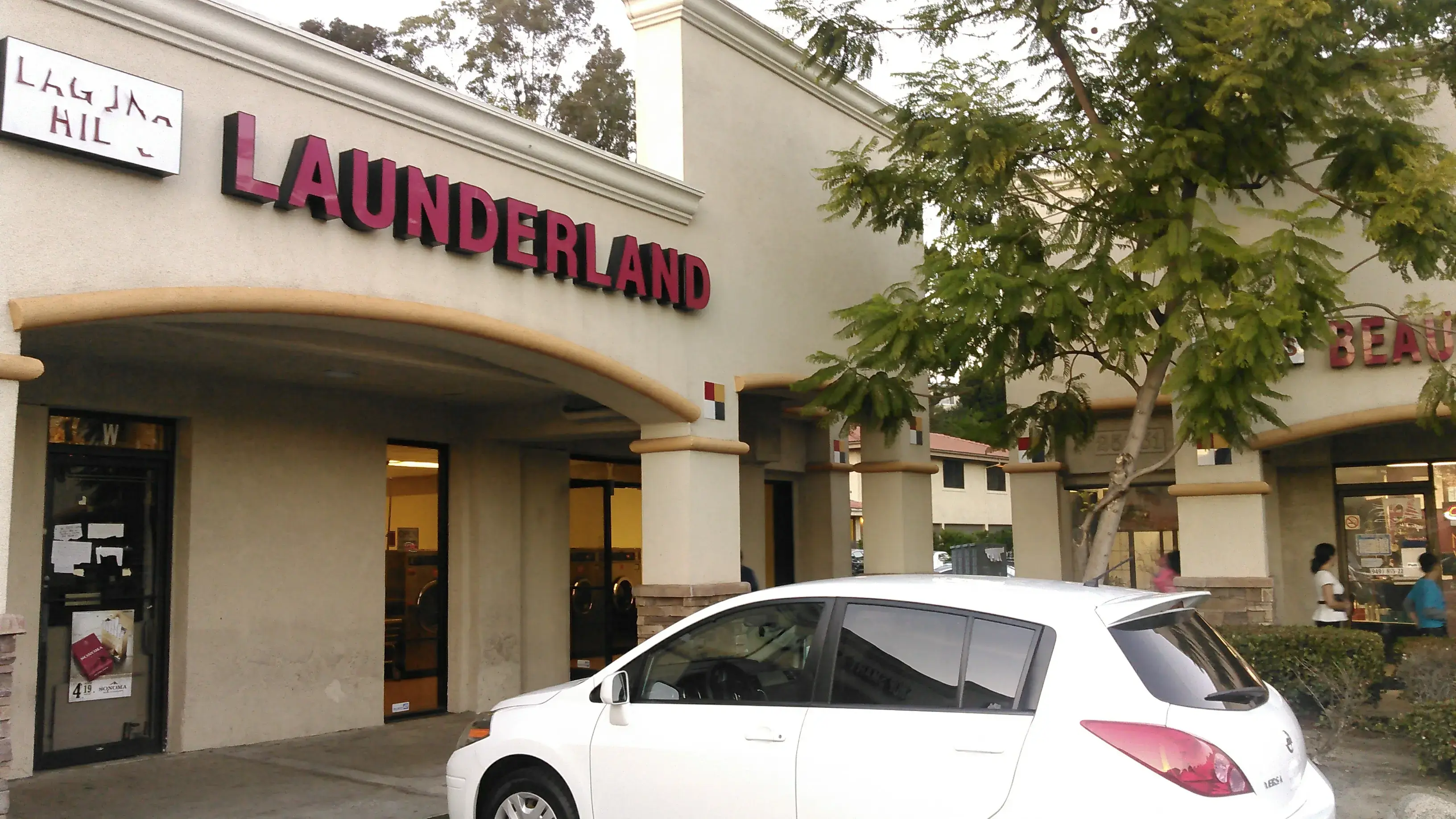 Laguna Hills Launderland - Image 5