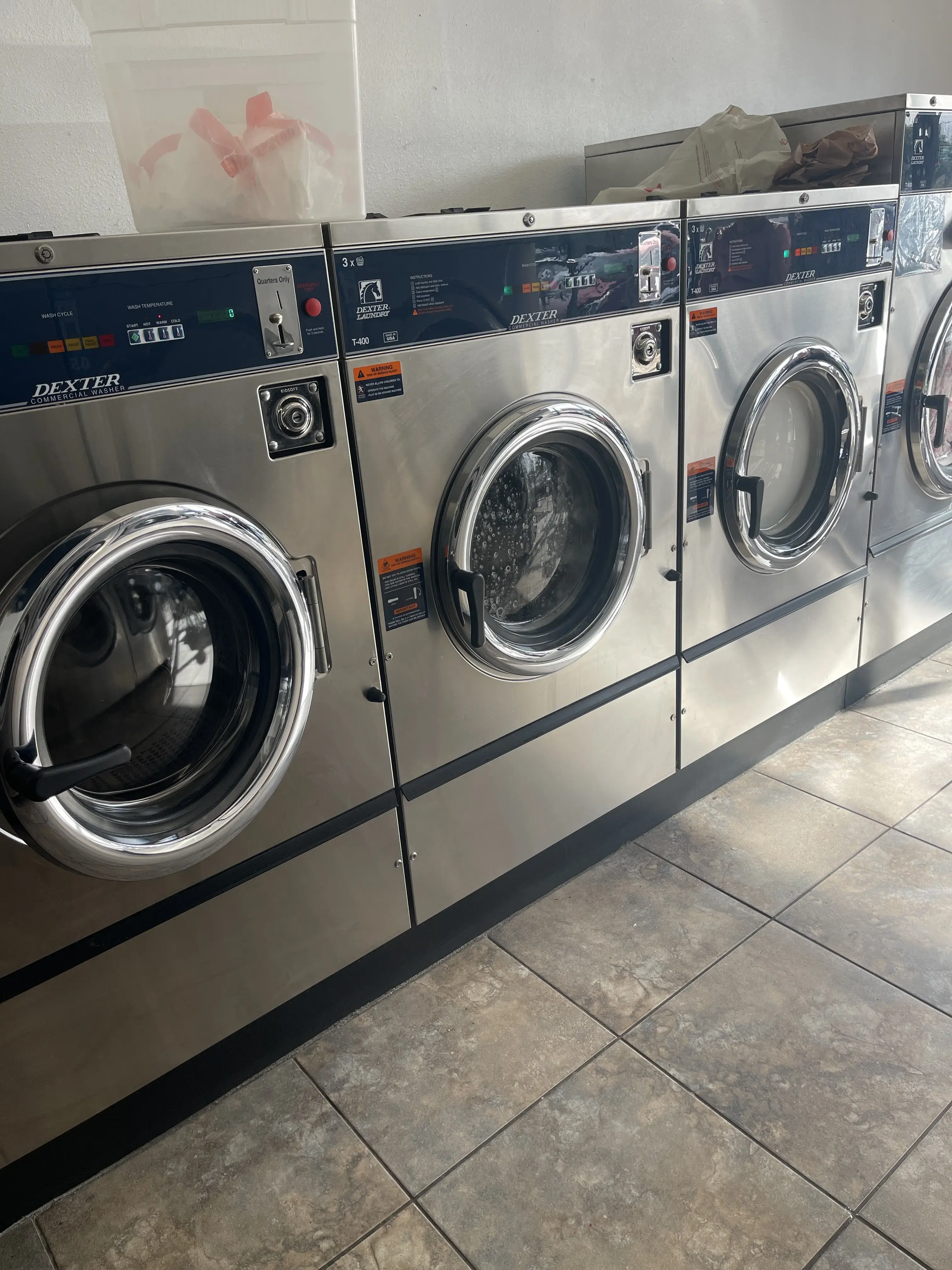 Lake Forest Laundry - Image 7