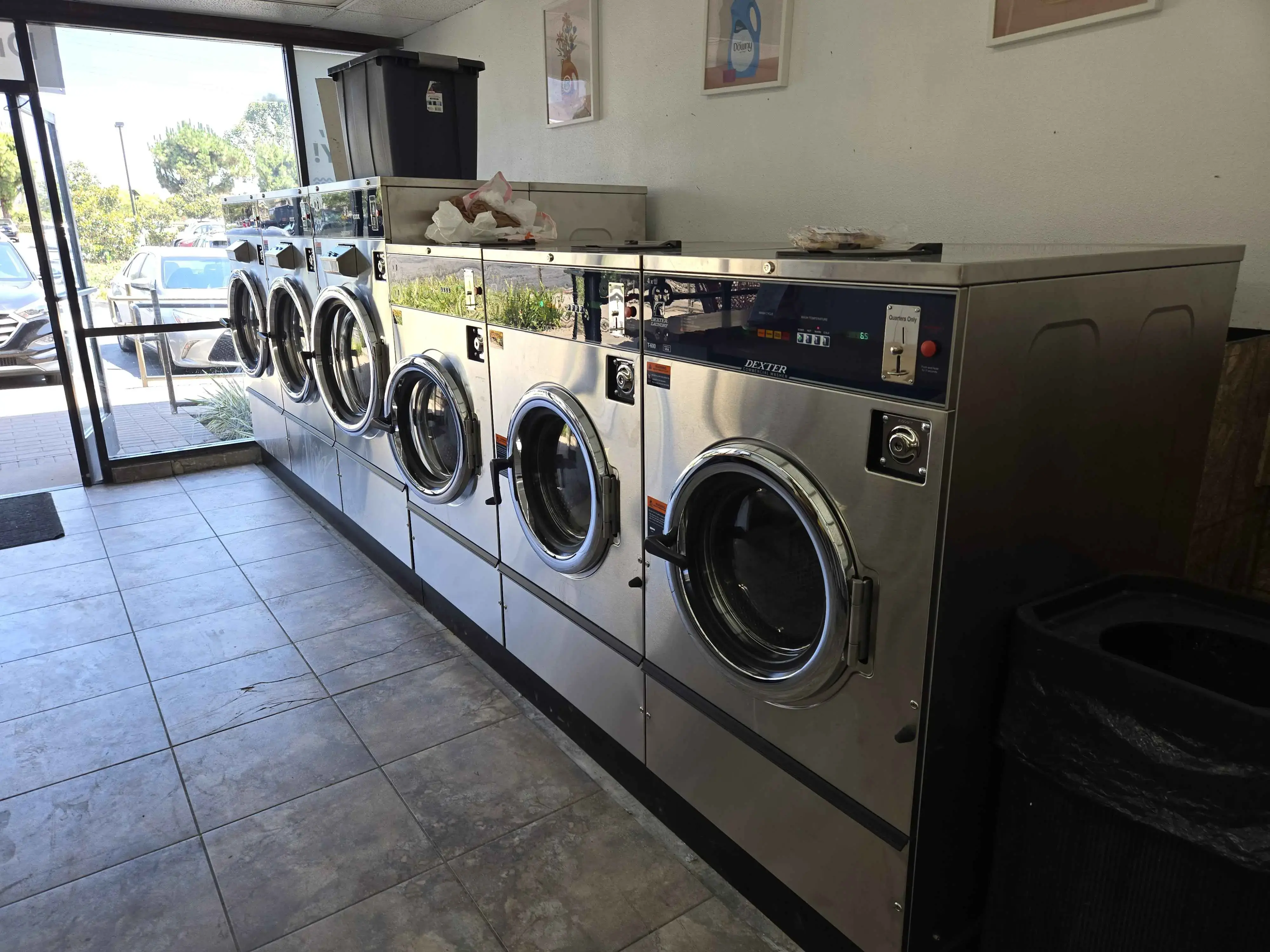 Lake Forest Laundry - Image 6