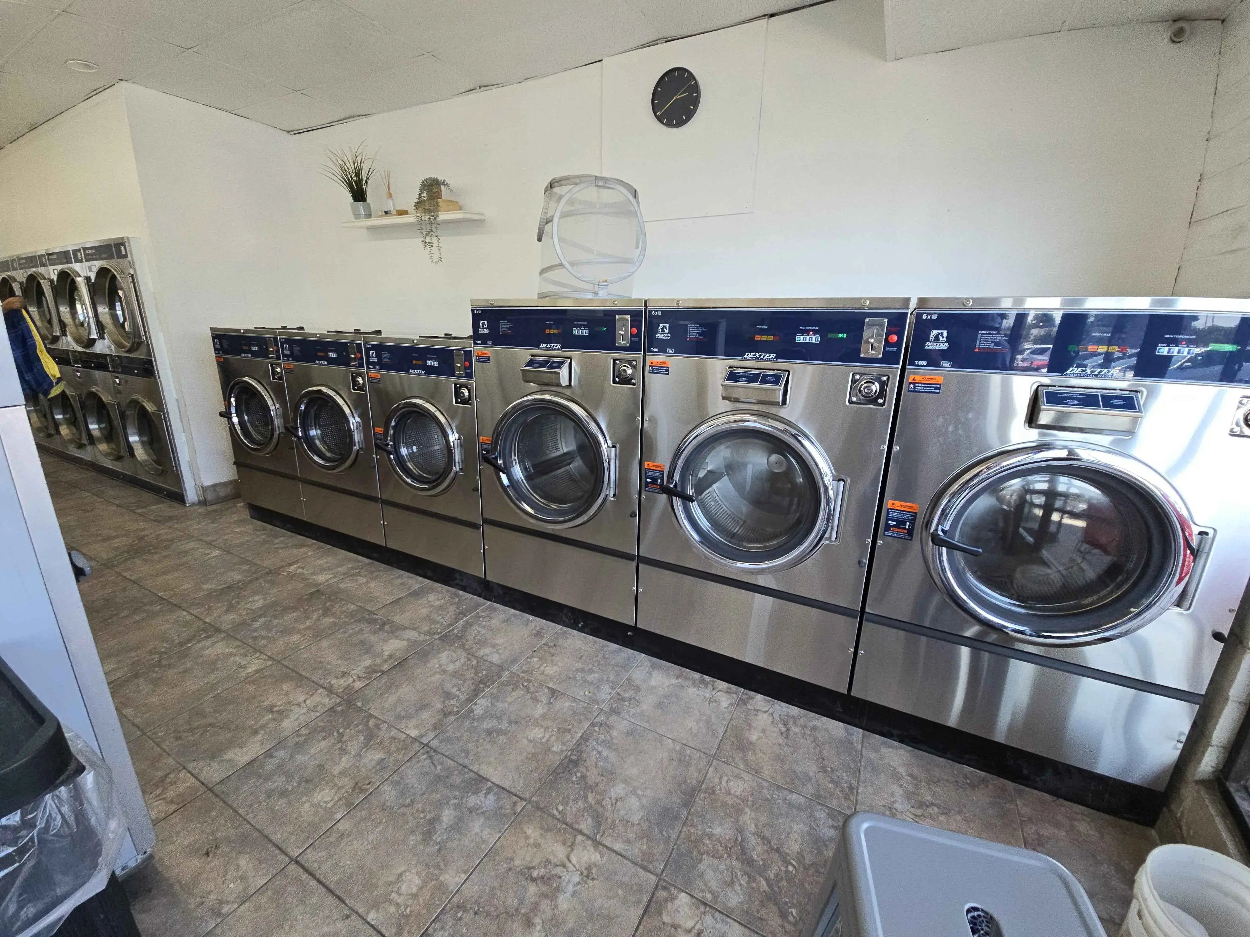 Lake Forest Laundry location