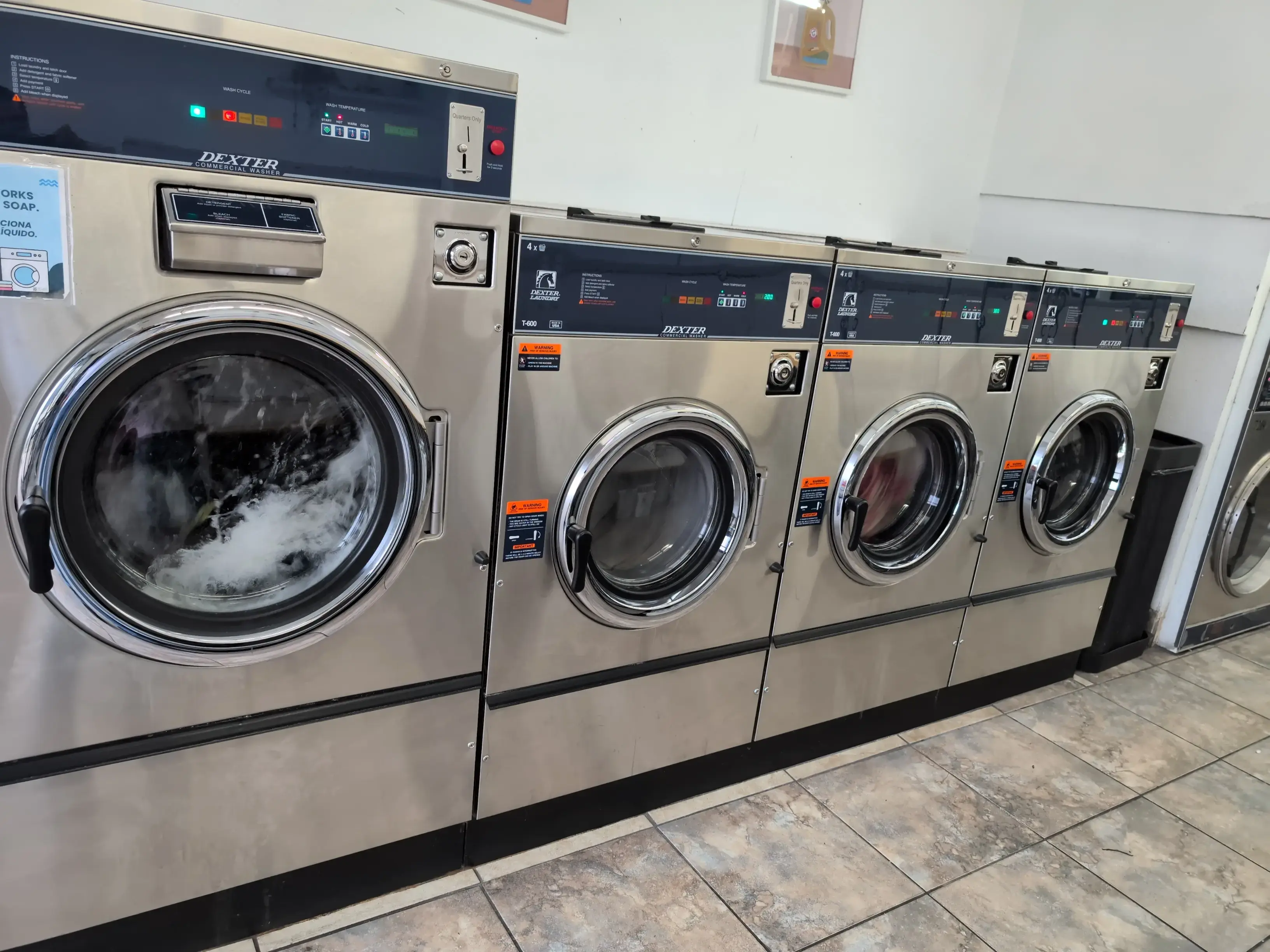 Lake Forest Laundry - Image 8