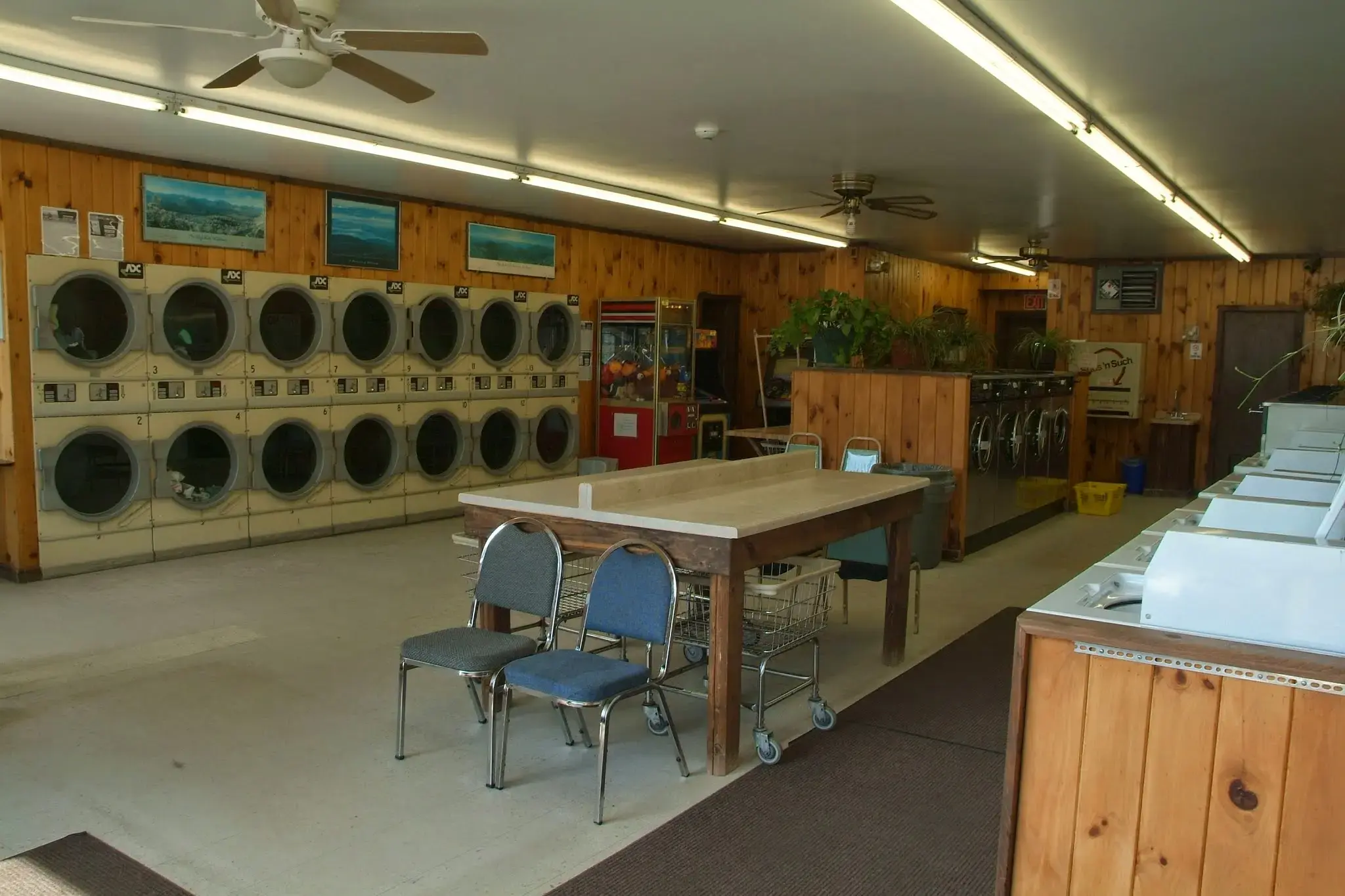 Lake Luzerne Laundromat thumbnail 14