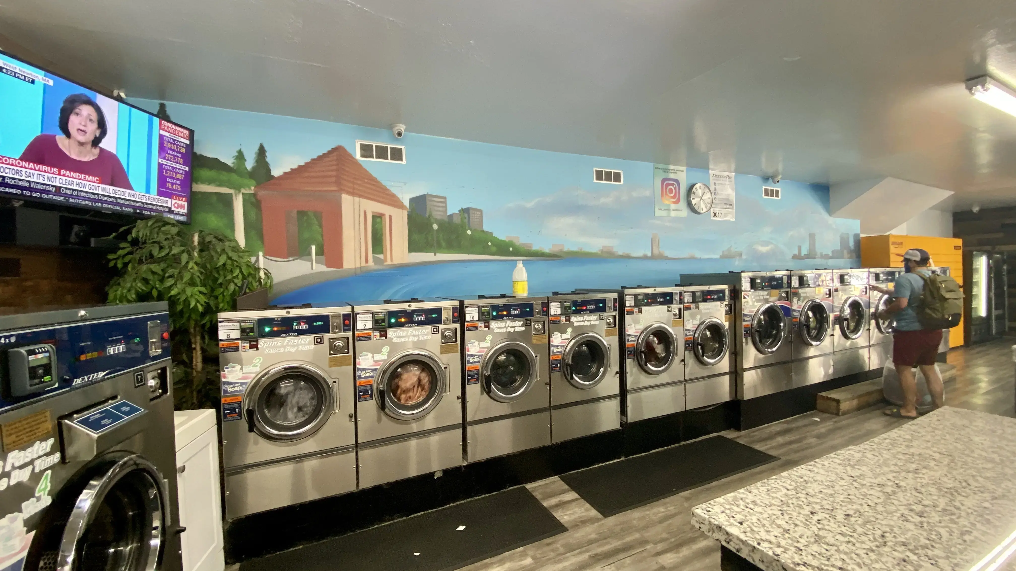 Lake Merritt Laundromat - Image 2