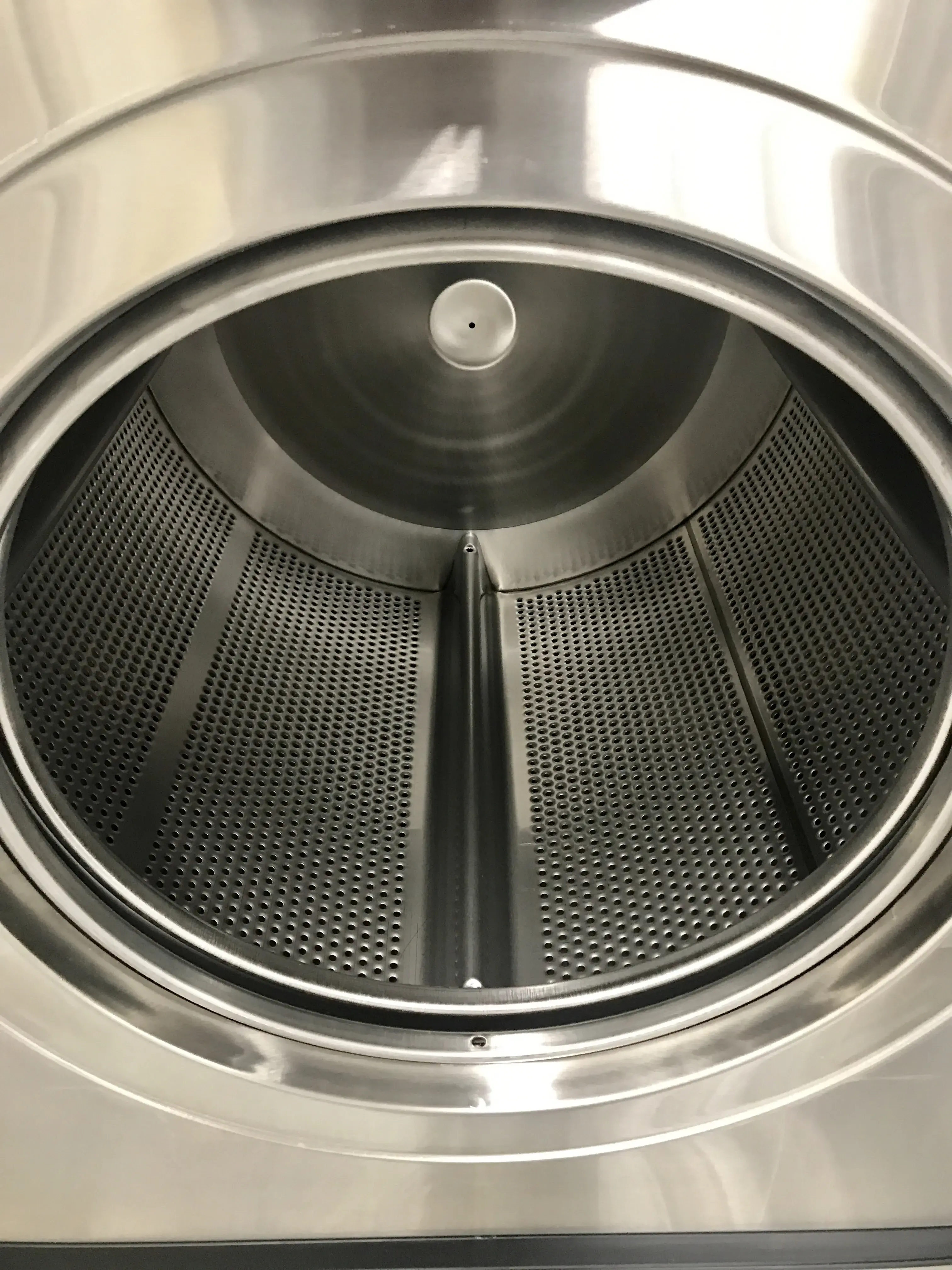 Lake Merritt Laundromat - Image 14