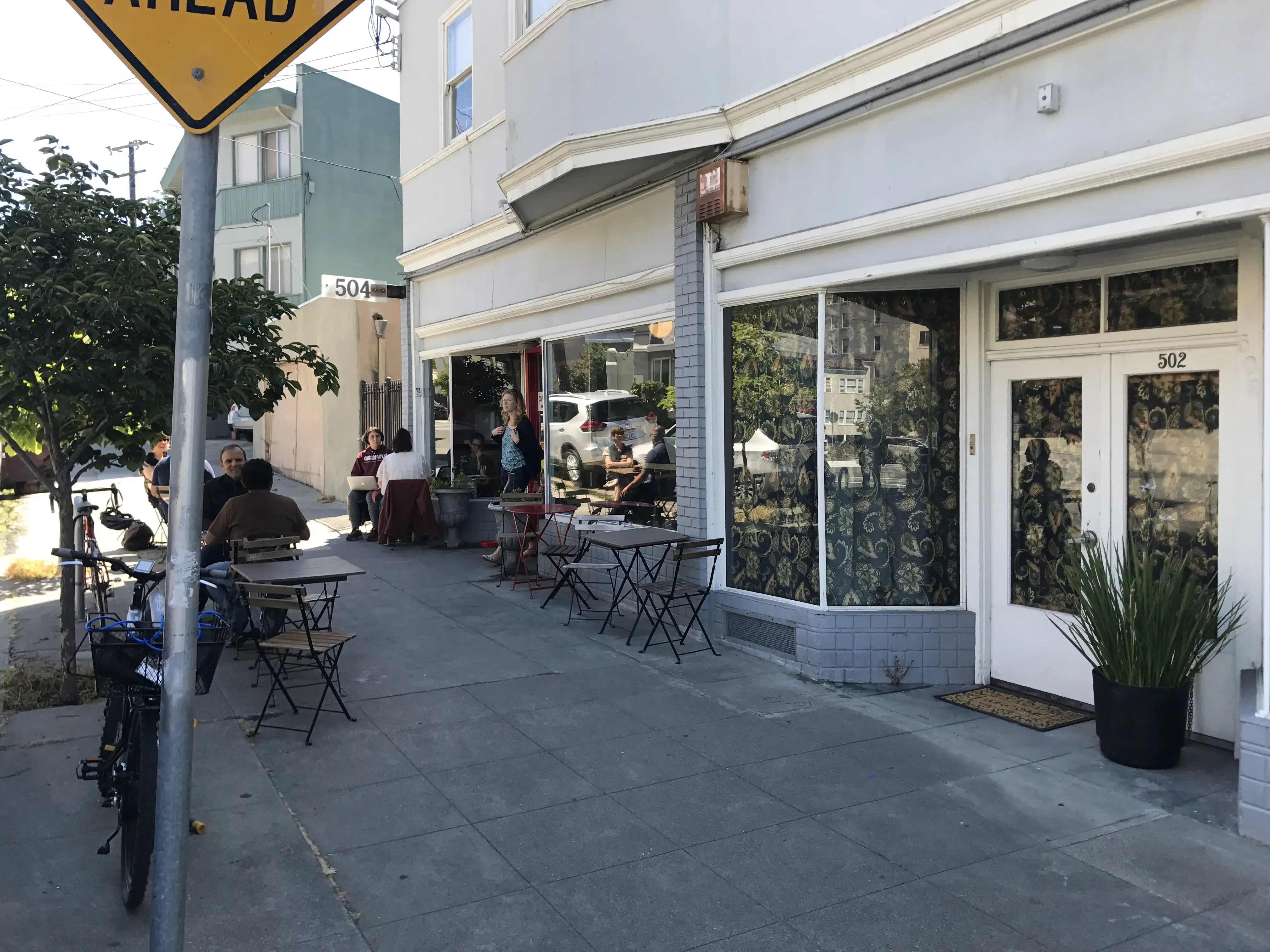Lake Merritt Laundromat - Image 8