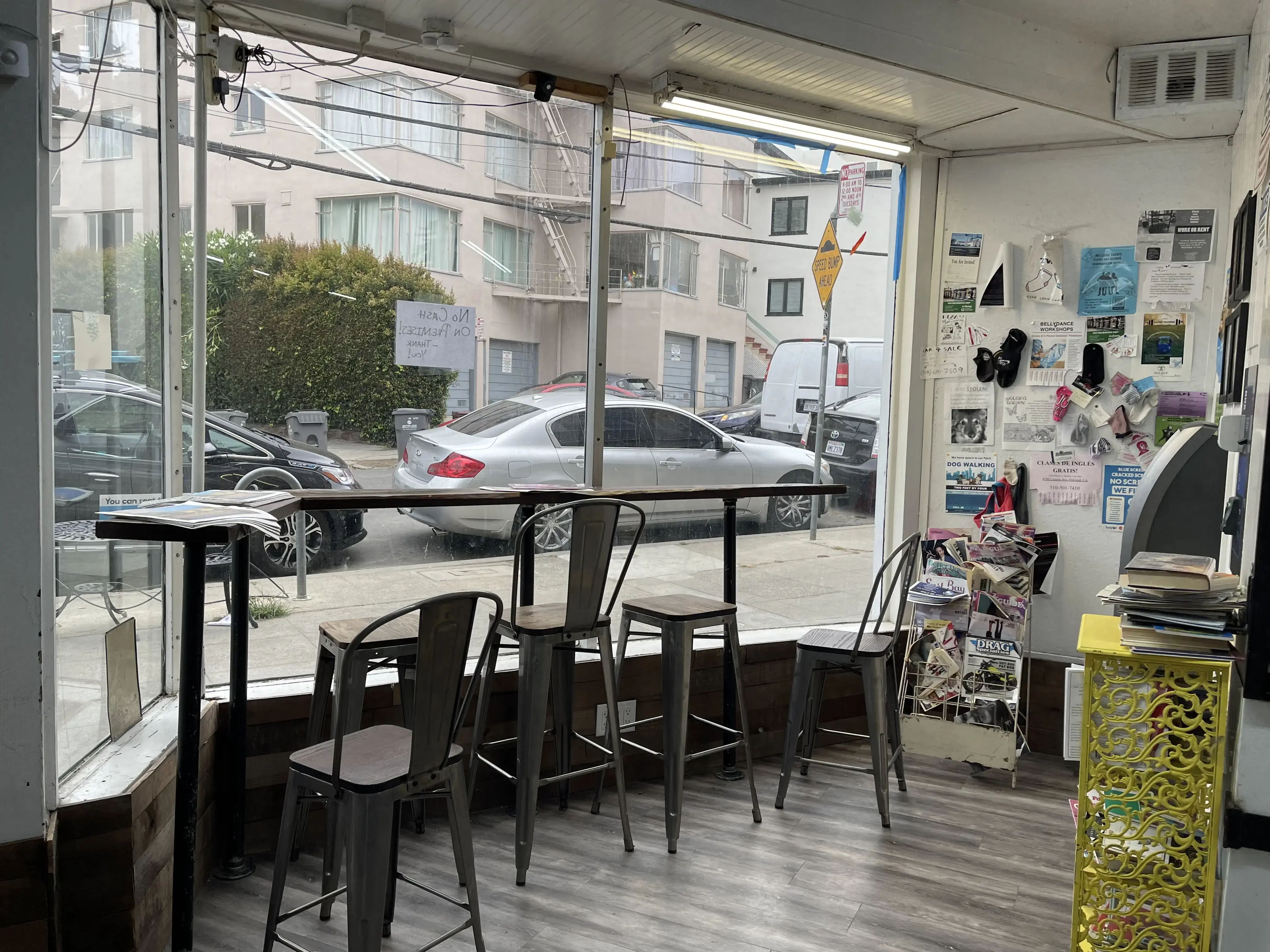 Lake Merritt Laundromat - Image 13