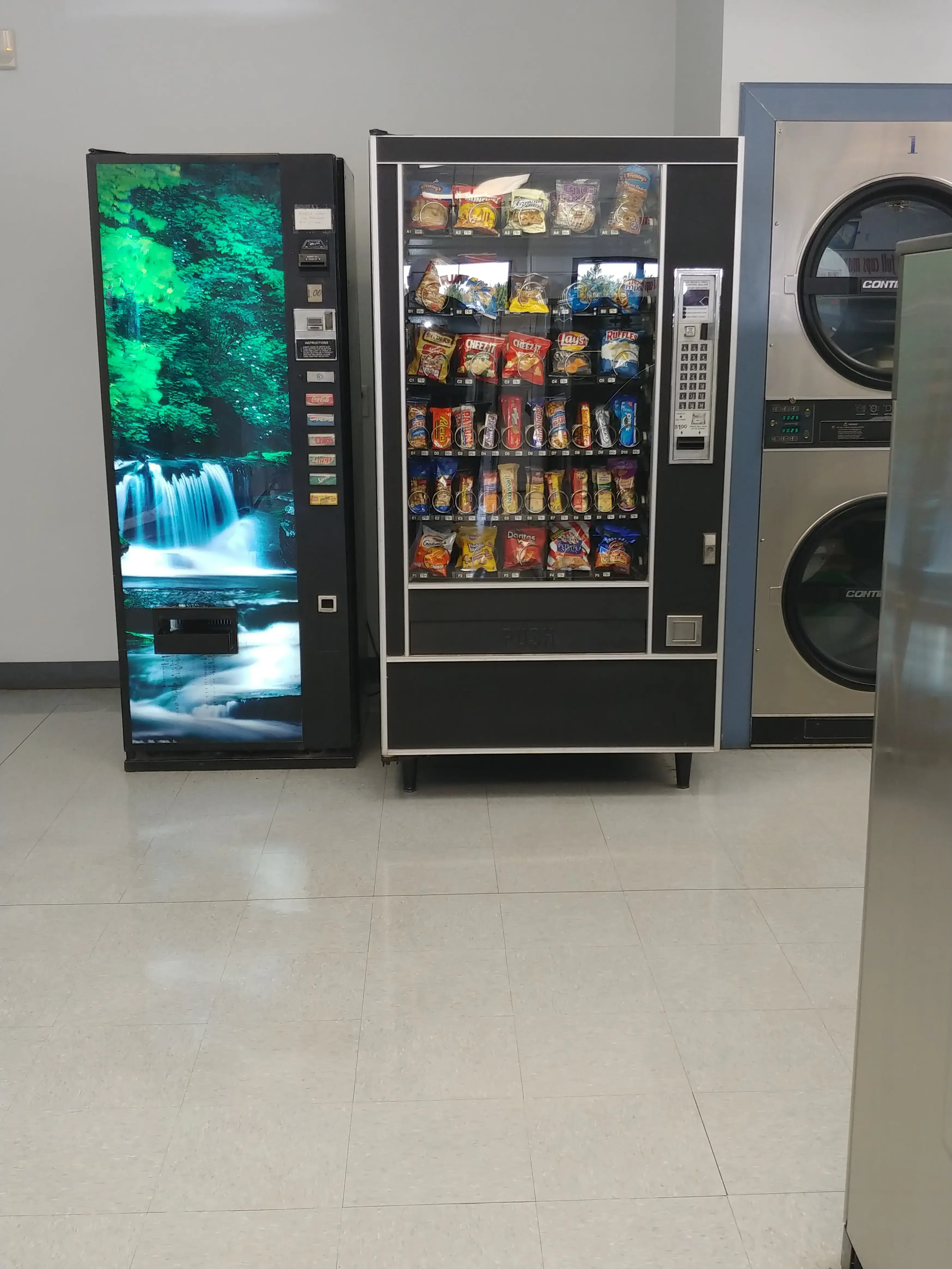 Lake Rim Laundromat Dry Cleaning - Image 16