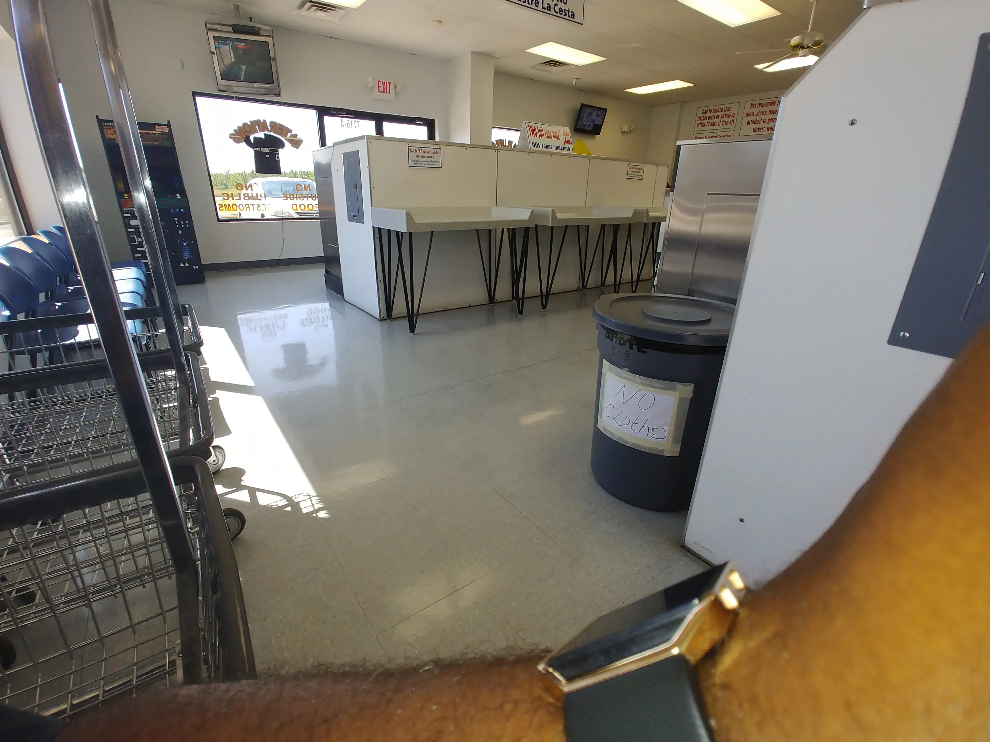 Lake Rim Laundromat Dry Cleaning - Image 9