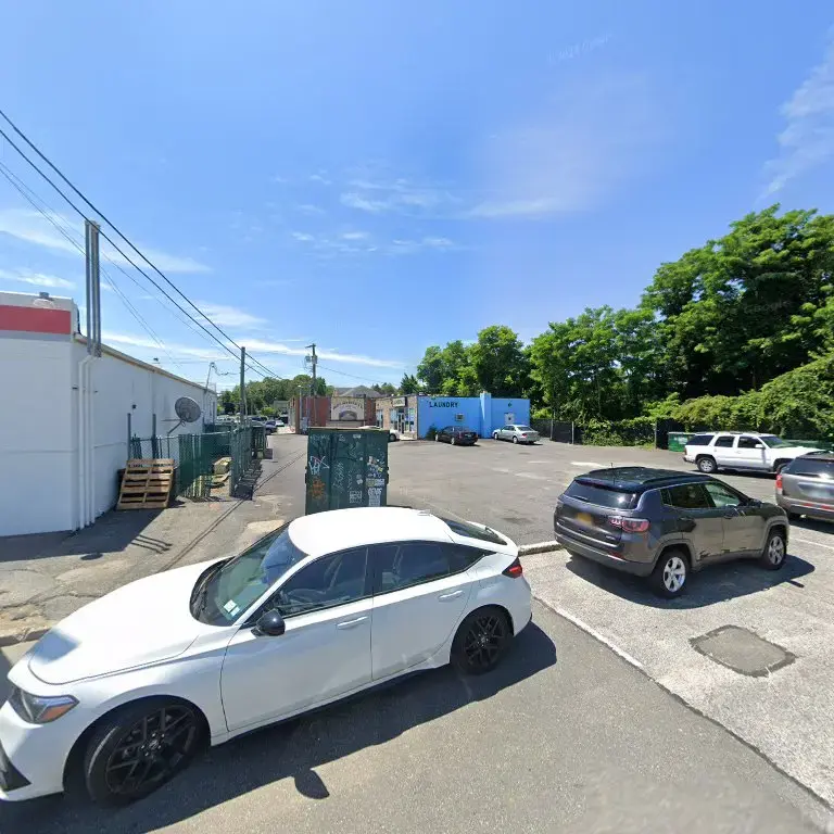 Lake Ronkonkoma Laundromat - Image 9