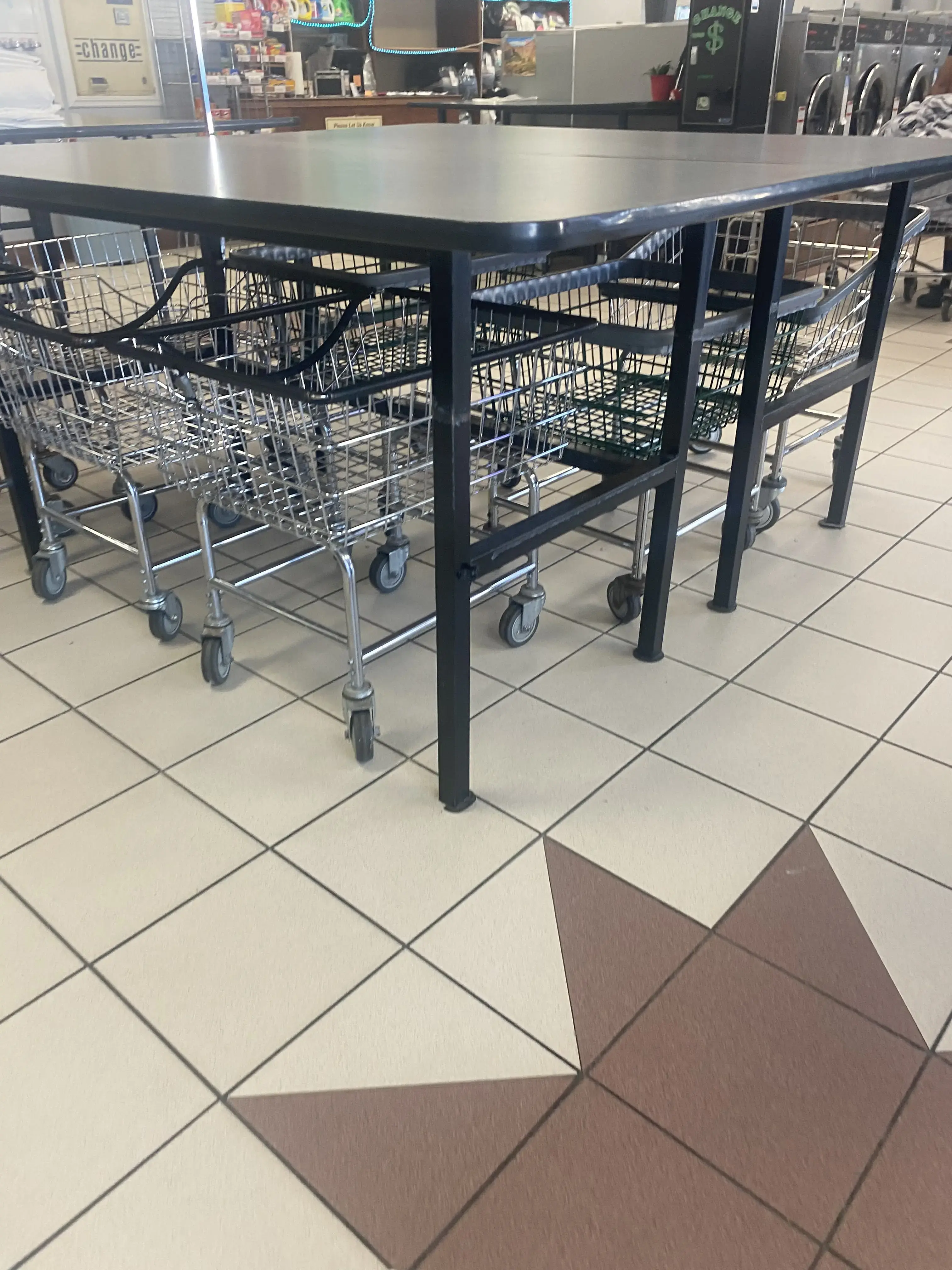 Lake Ronkonkoma Laundromat - Image 2