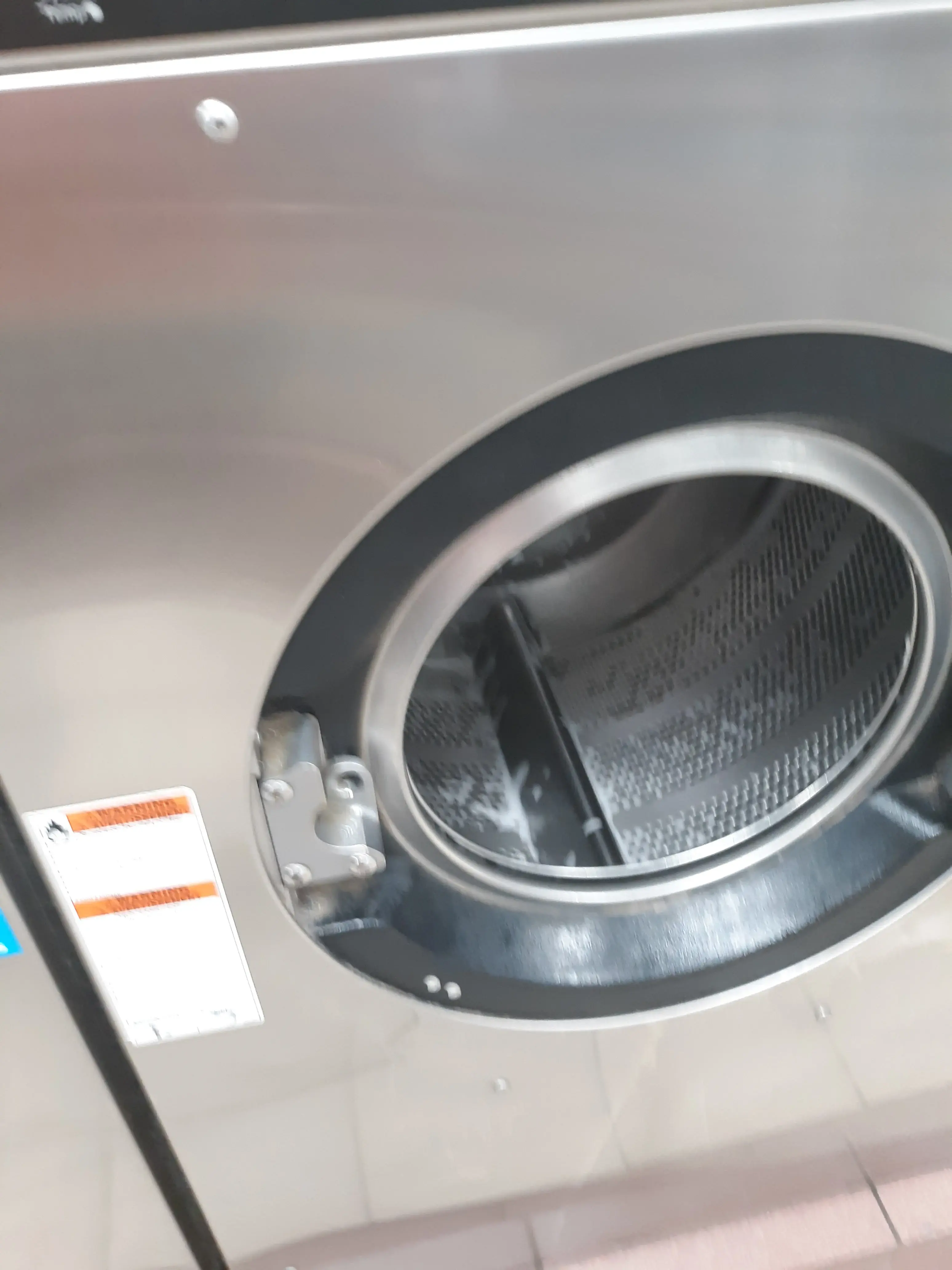 Lake Ronkonkoma Laundromat - Image 3