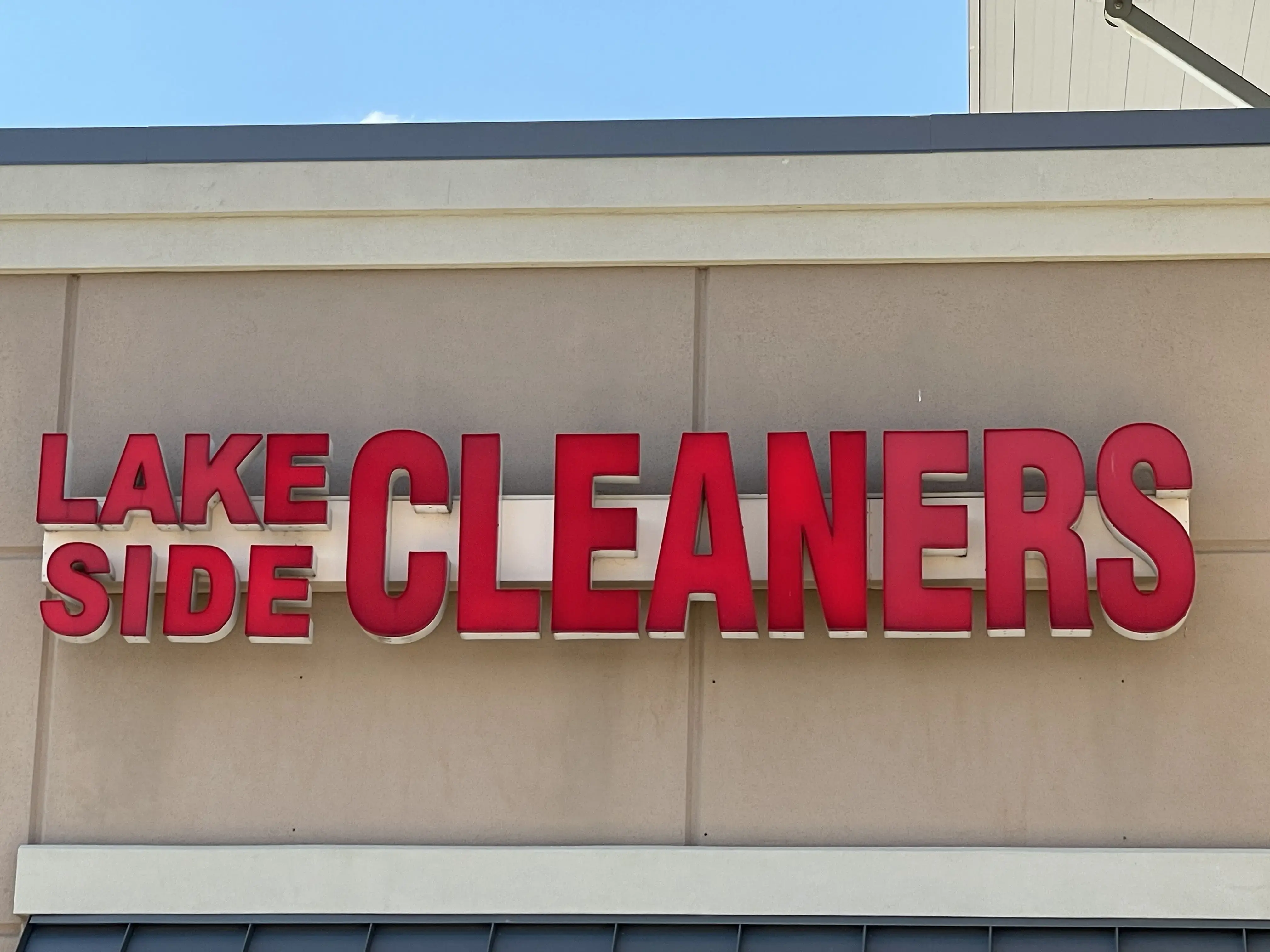 LAKE SIDE CLEANERS thumbnail 3