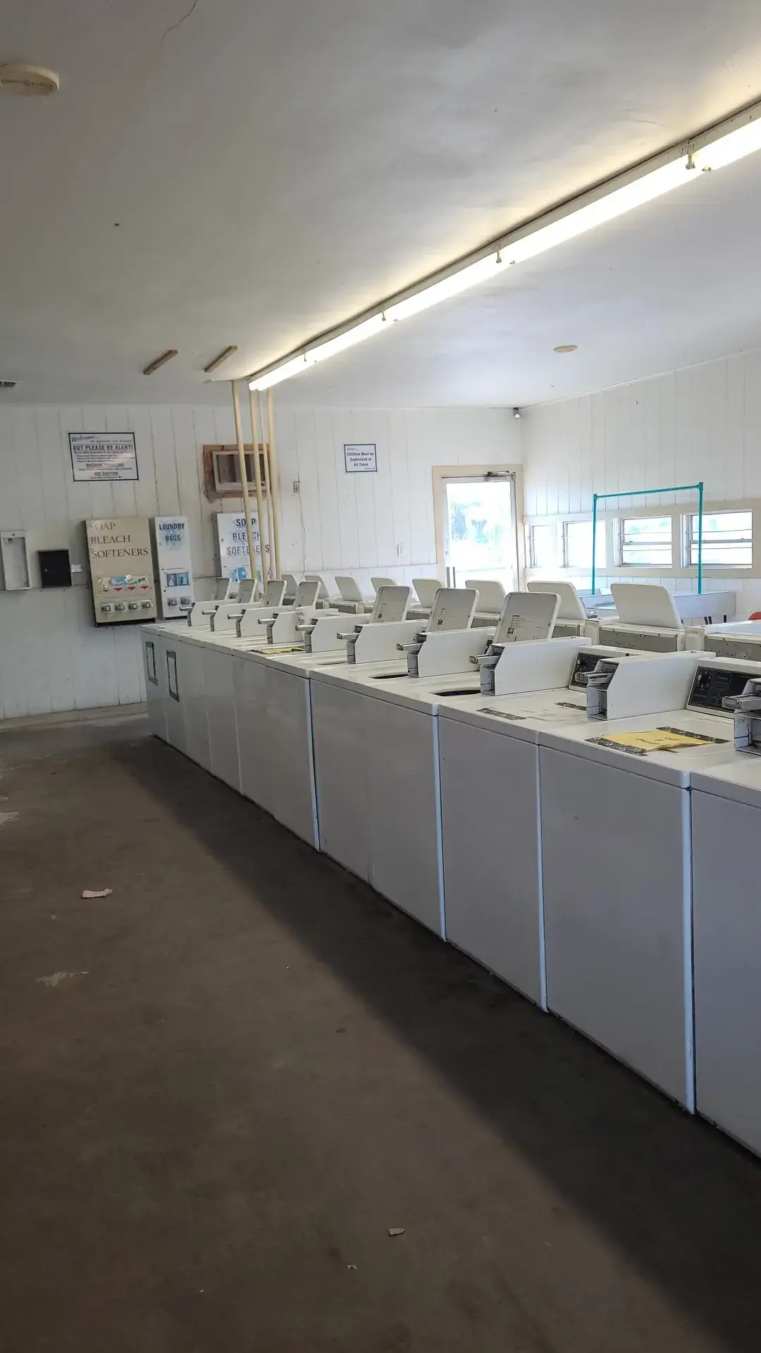 Lake View Laundromat location