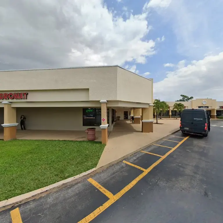 Lake Worth Laundromats - Image 4