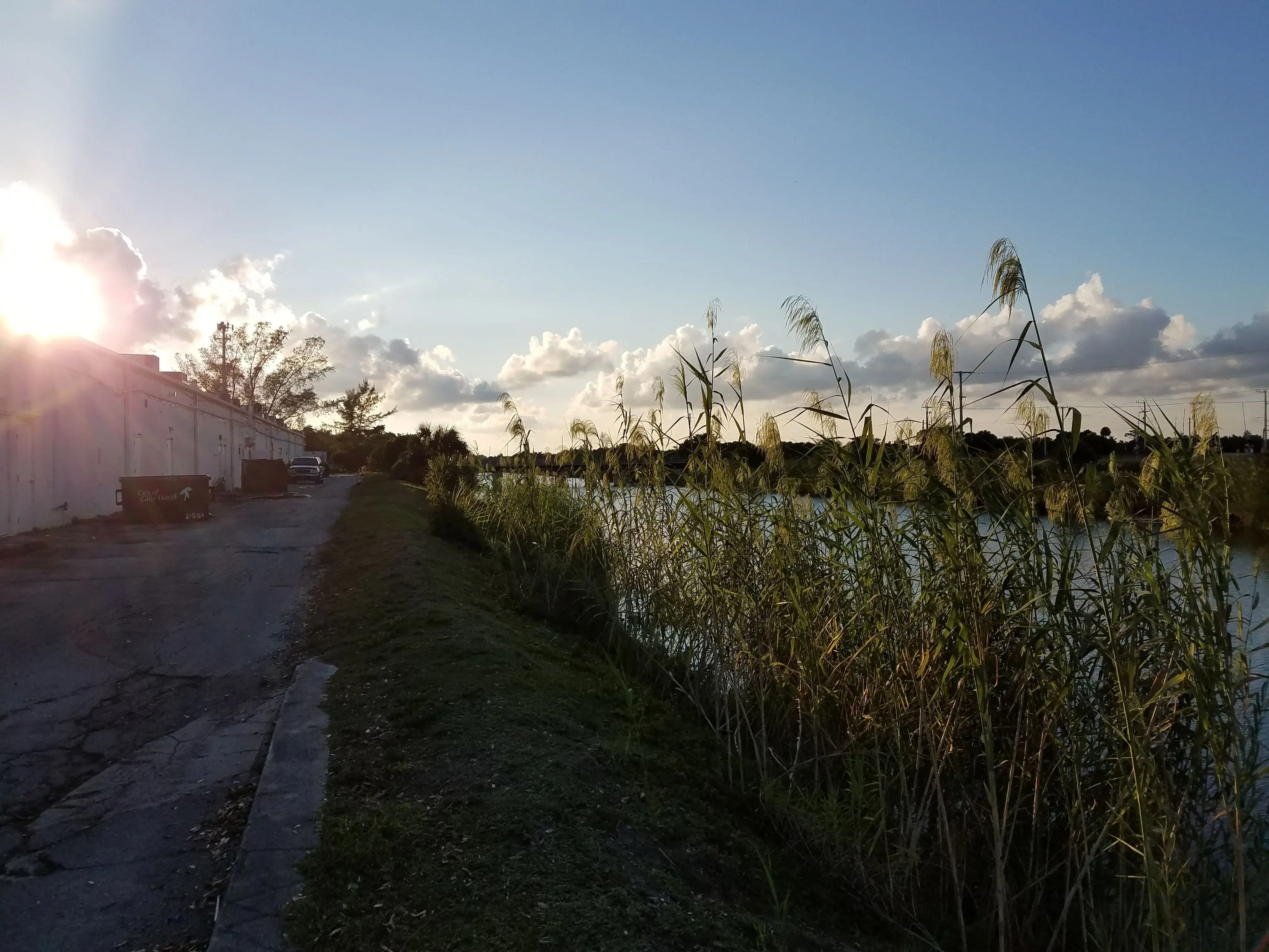 Lake Worth Laundry Co thumbnail 3