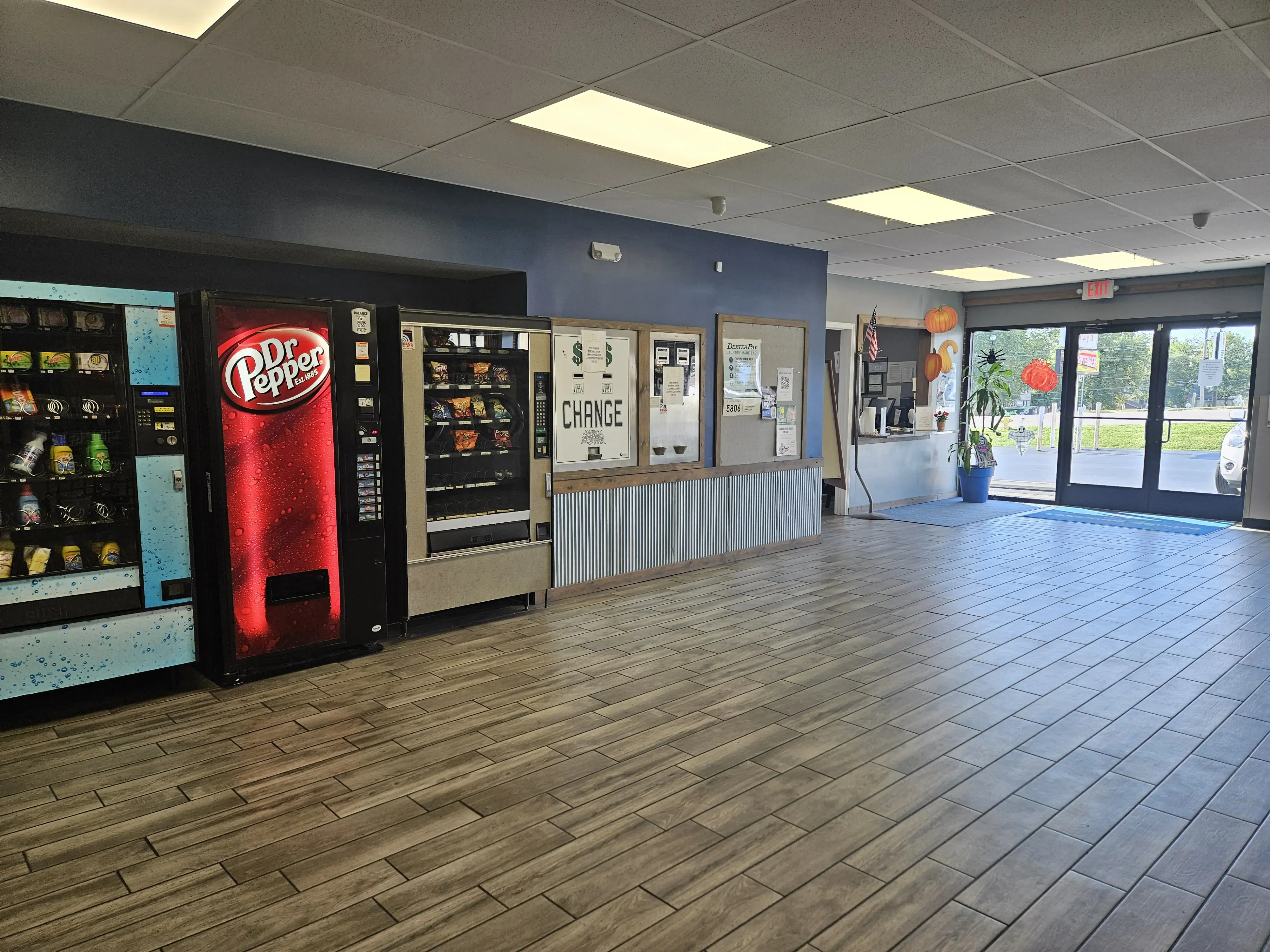 Lakeland Square Laundry 2 - Image 5