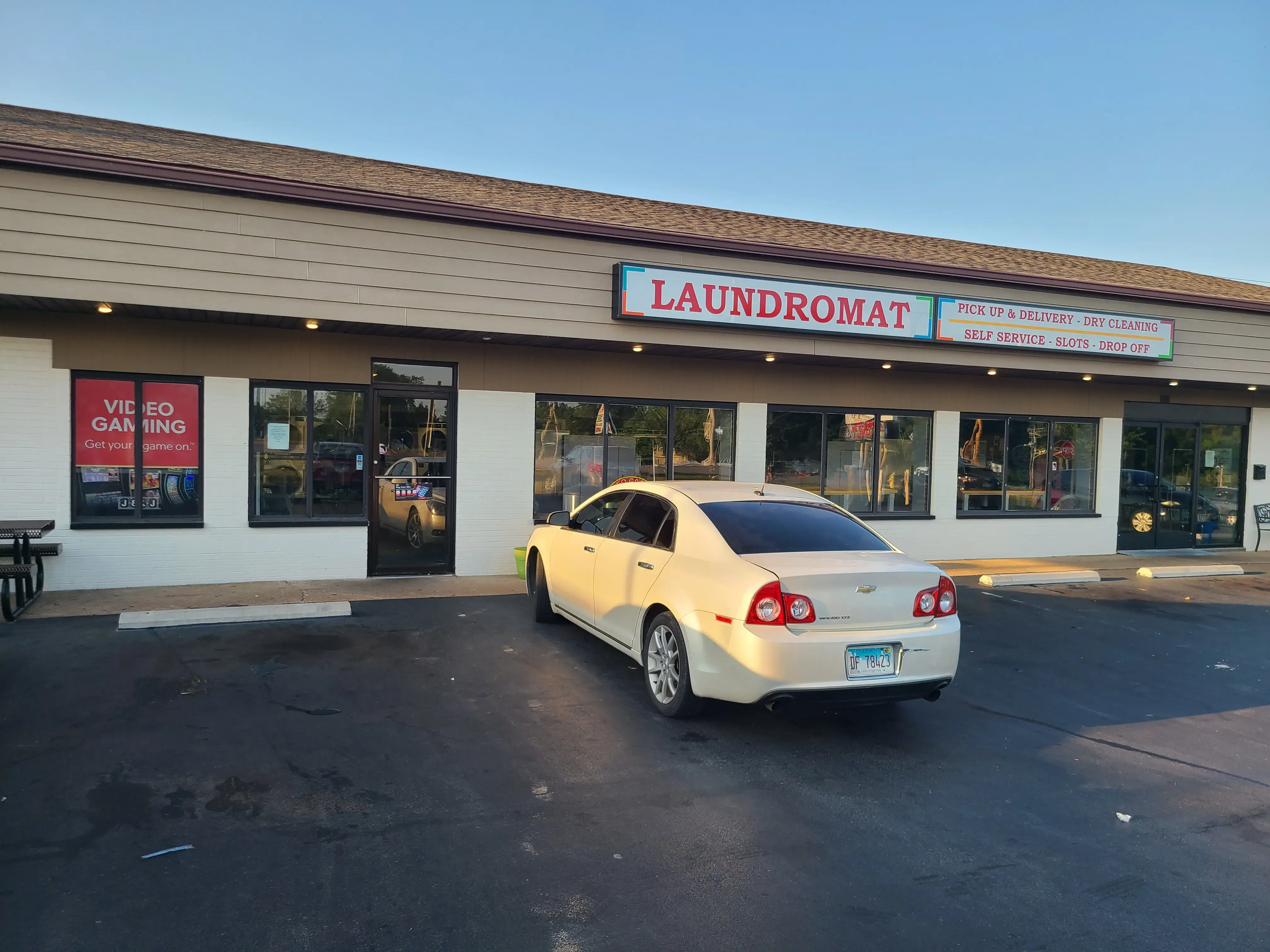 Lakeland Square Laundry 2 - Image 3