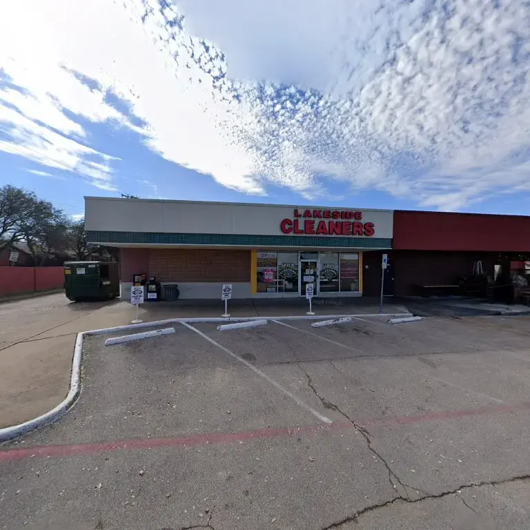 Lakeside Cleaners - Image 16