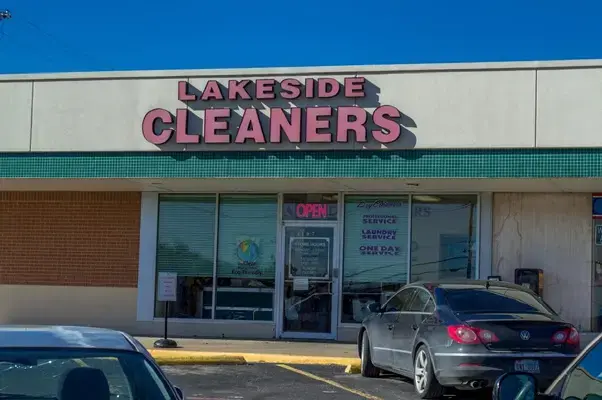 Lakeside Cleaners thumbnail 13