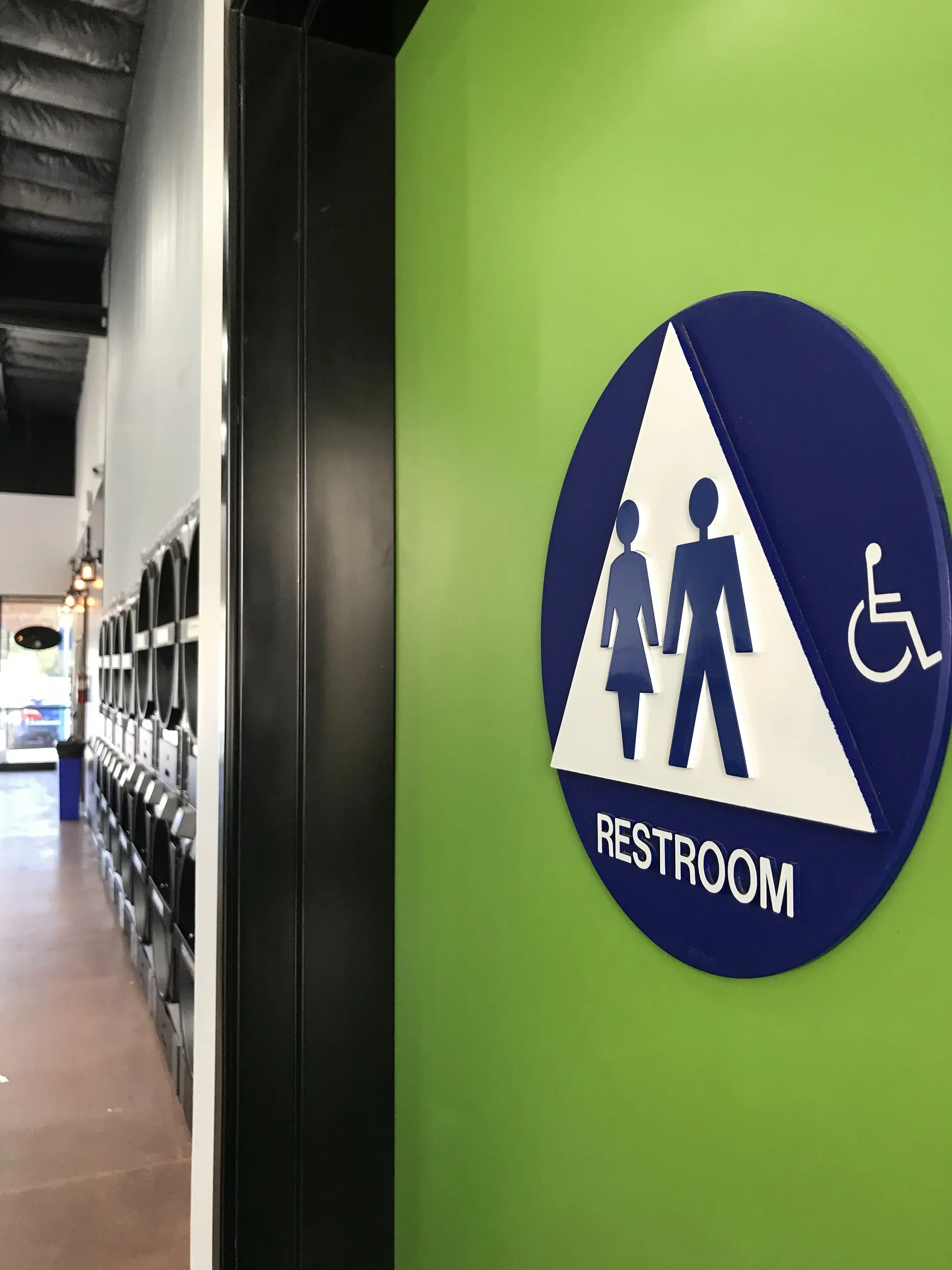 Lakeside Express Laundry Center And Wash And Fold thumbnail 18