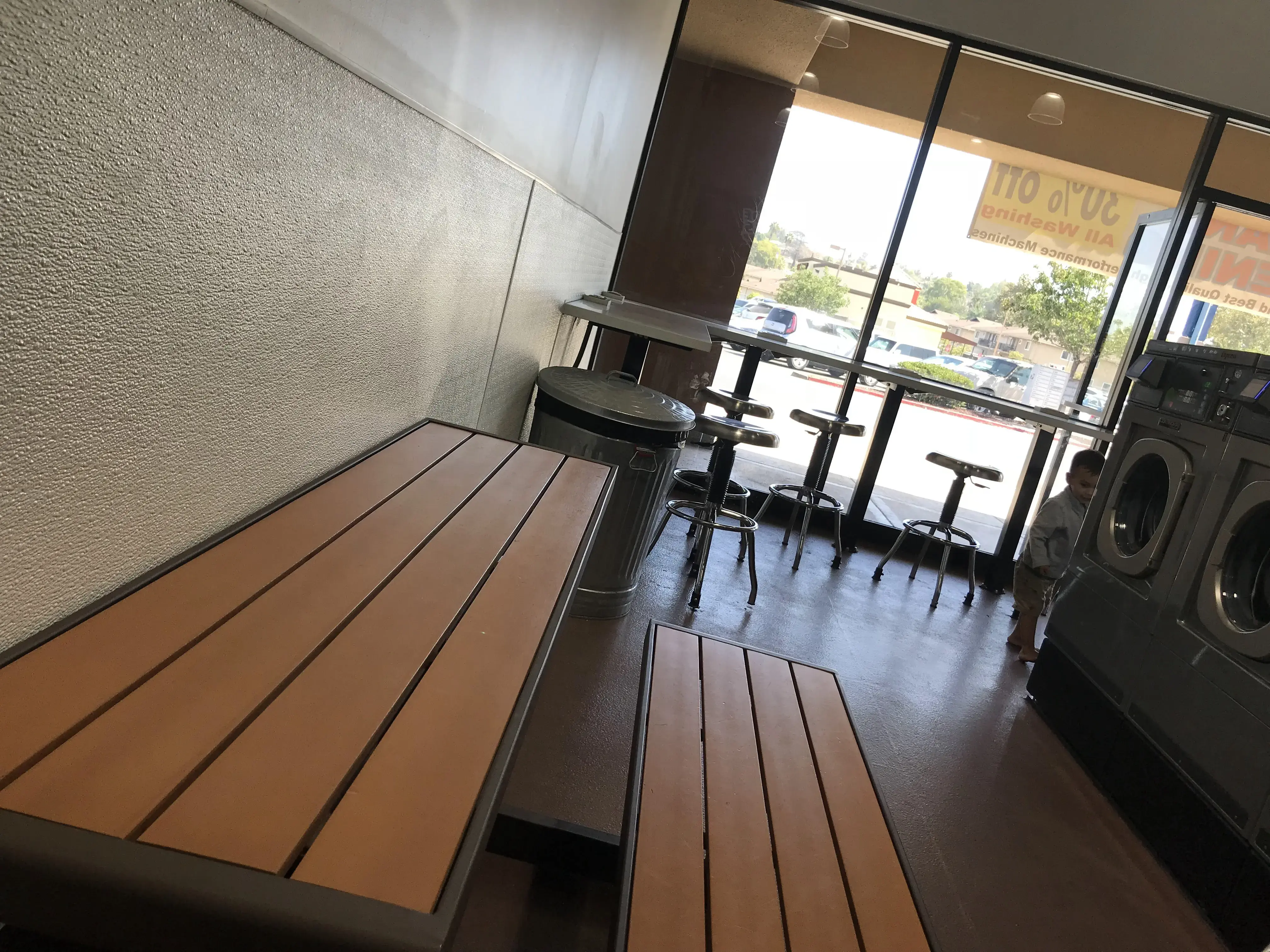 Lakeside Express Laundry Center And Wash And Fold thumbnail 11